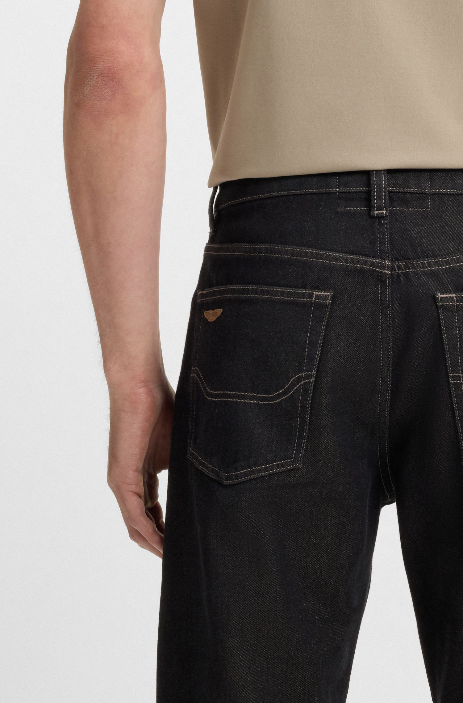 BOSS - Quần jeans BOSS x ASTON MARTIN nhuộm phủ nhôm