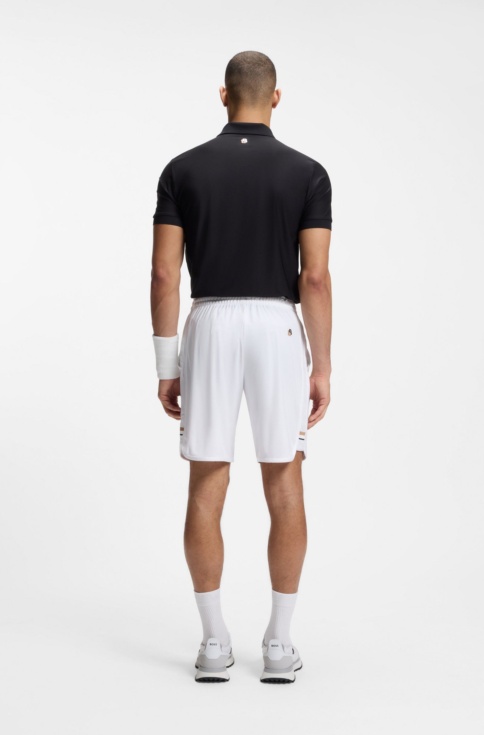 Quần short dáng regular fit co giãn