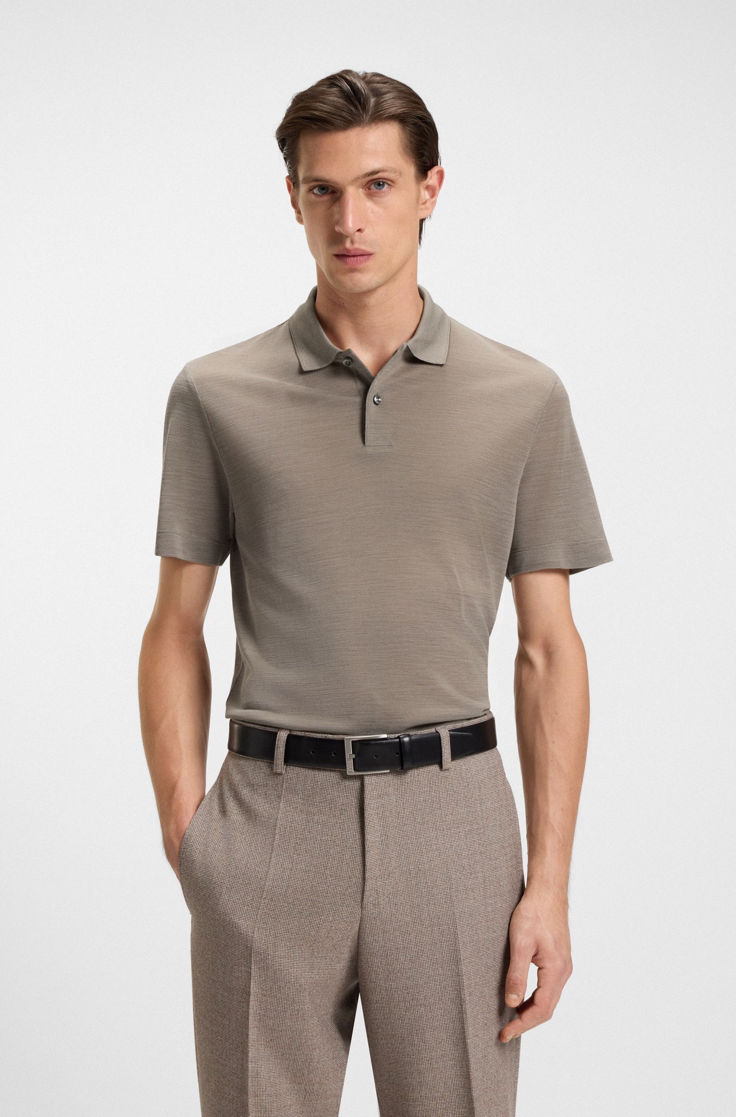 Áo polo lụa pha len với nút xà cừ