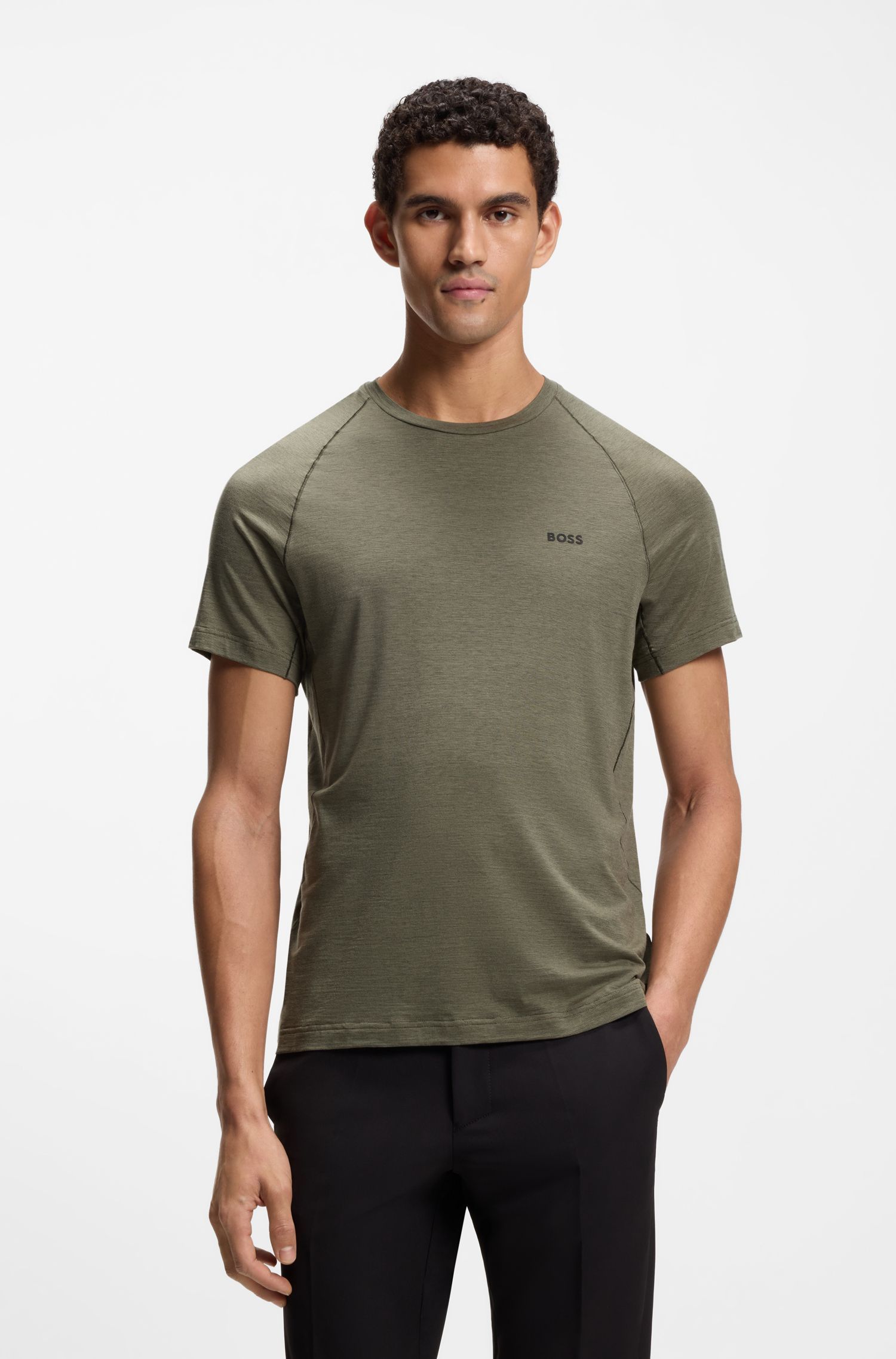 Áo thun thể thao dáng slim-fit kiểm soát ẩm