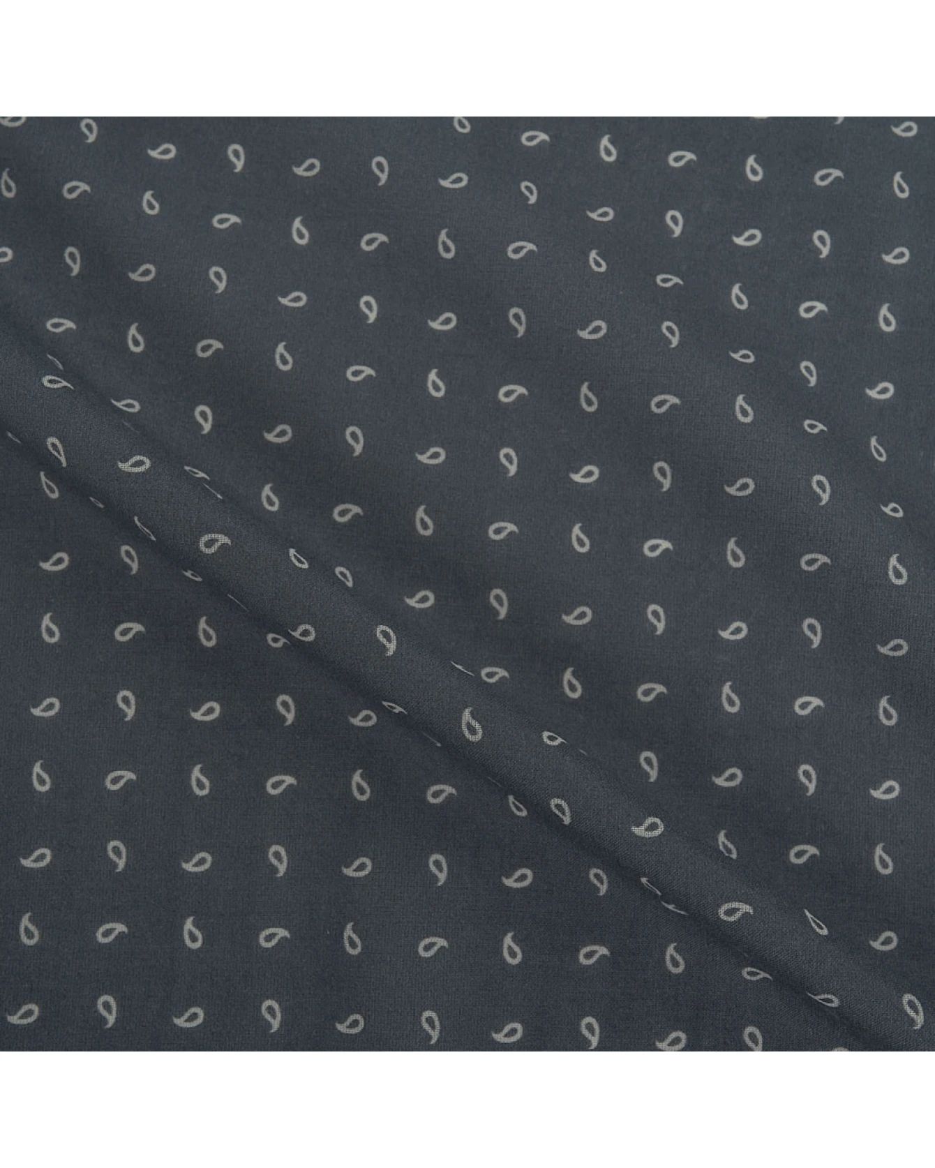 BOSS - Khăn rằn sản xuất tại Ý, làm từ vải cotton in họa tiết