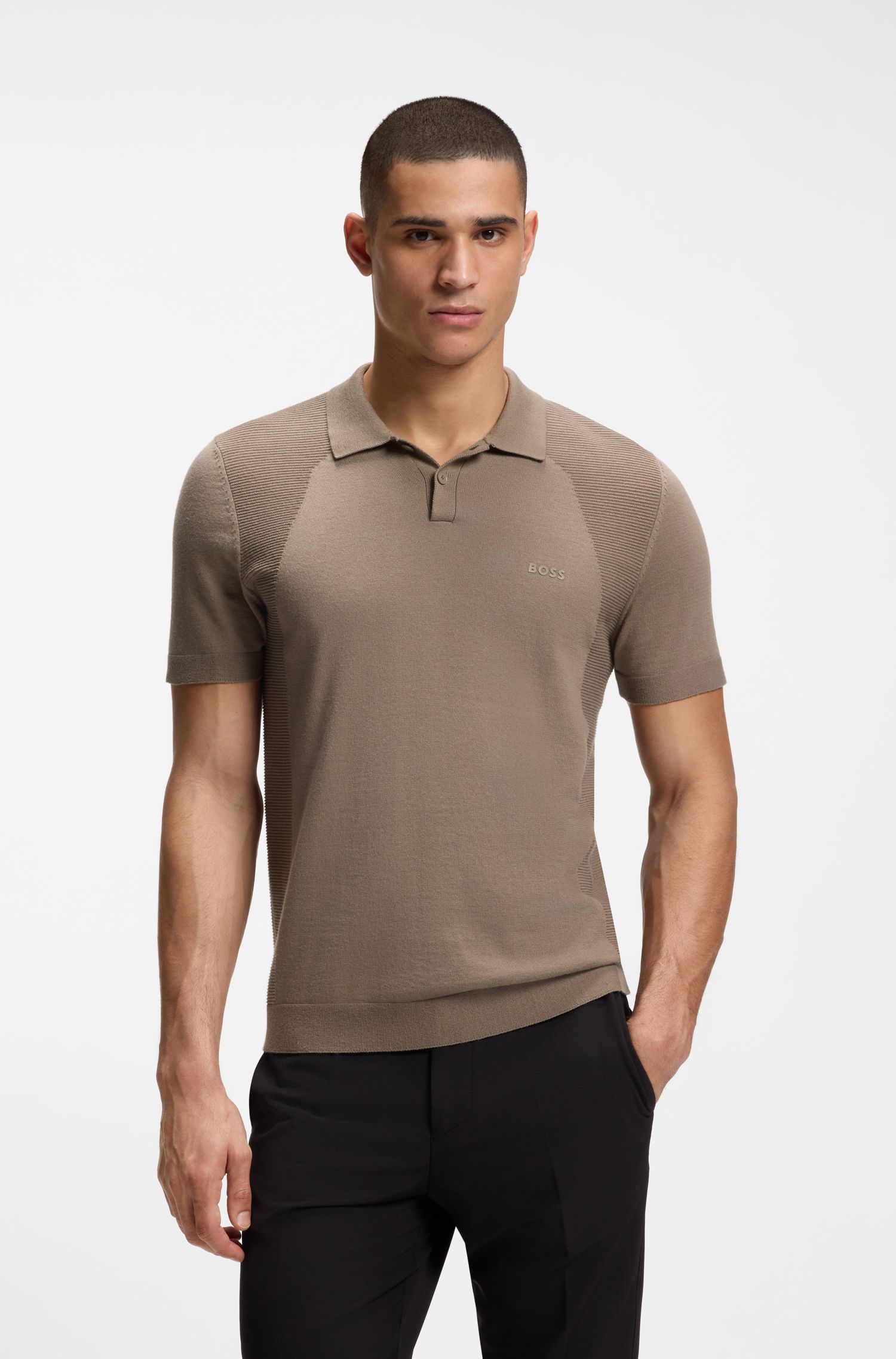 Áo polo dệt kim pha cotton với cấu trúc ôm sát cơ thể