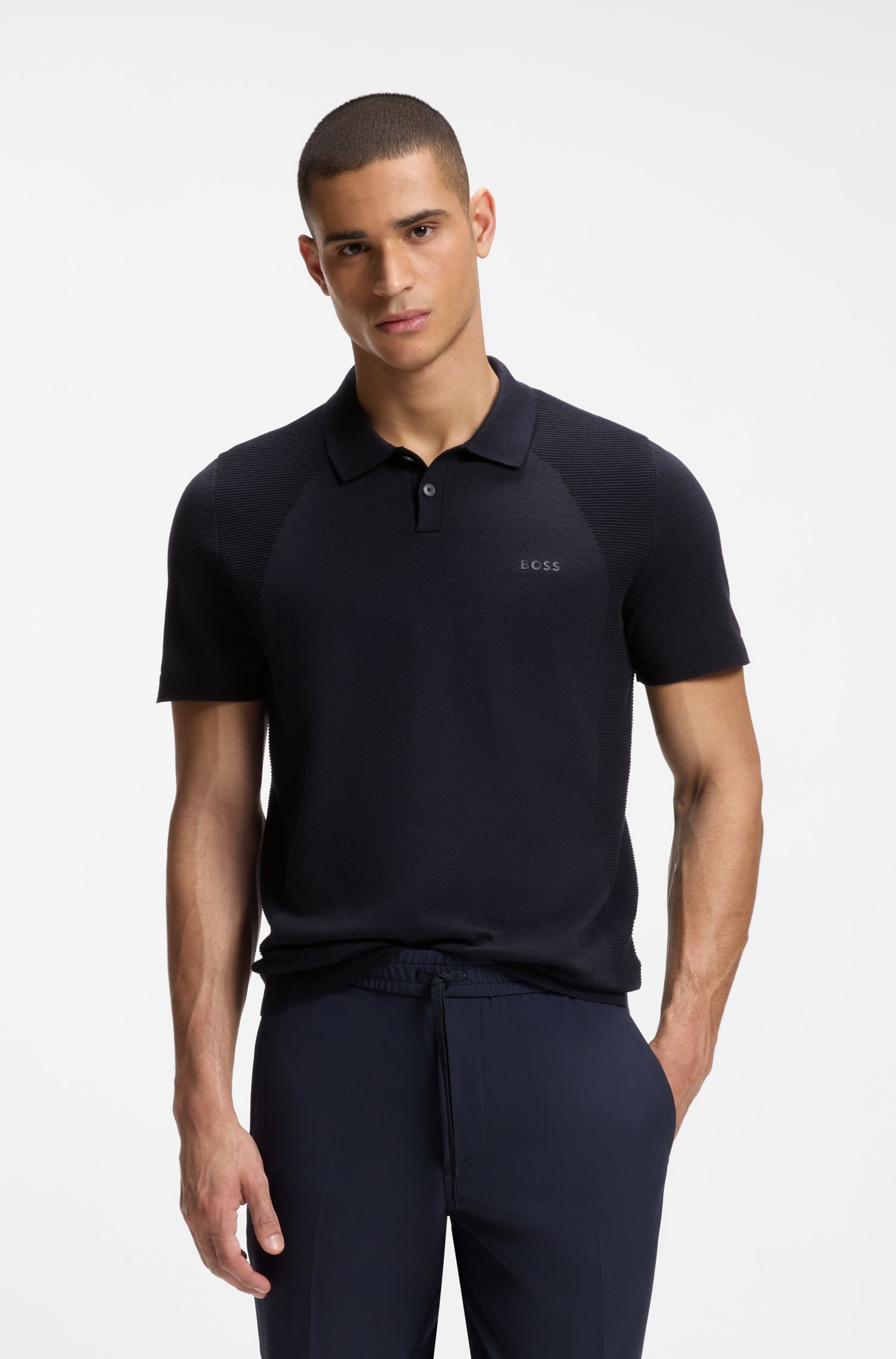 Áo polo dệt kim pha cotton với cấu trúc ôm sát cơ thể
