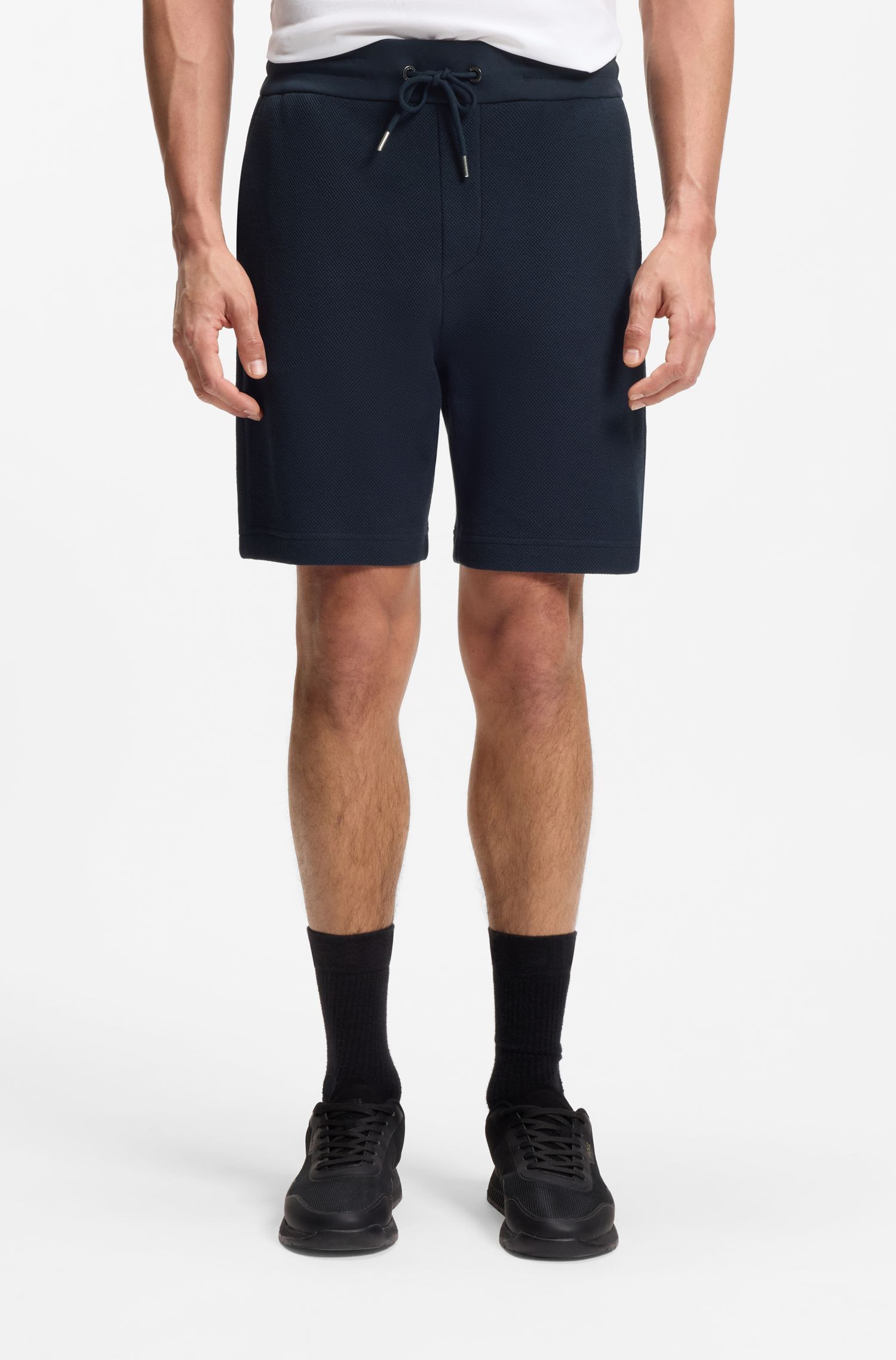 Quần short cotton có cấu trúc, có dây rút