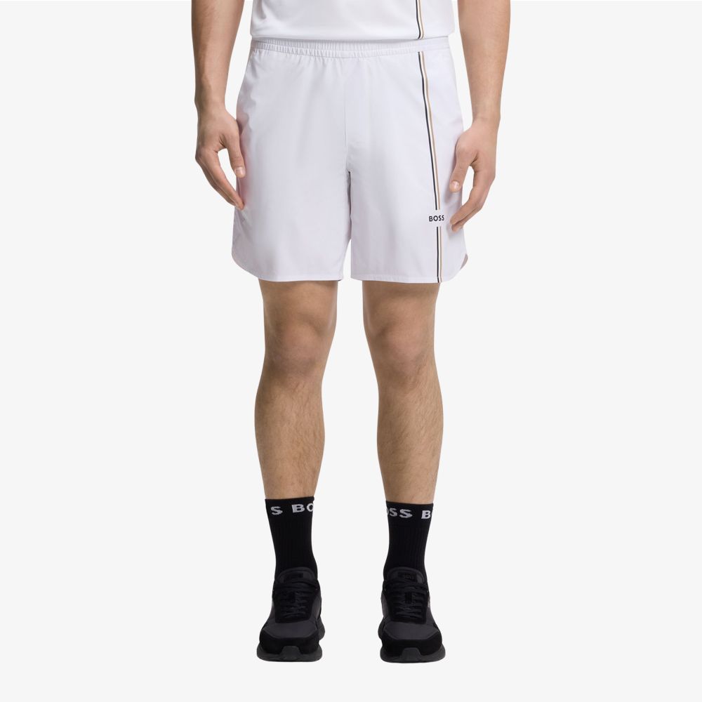 Quần đùi tennis năng động được làm từ chất liệu NOVA cải tiến.