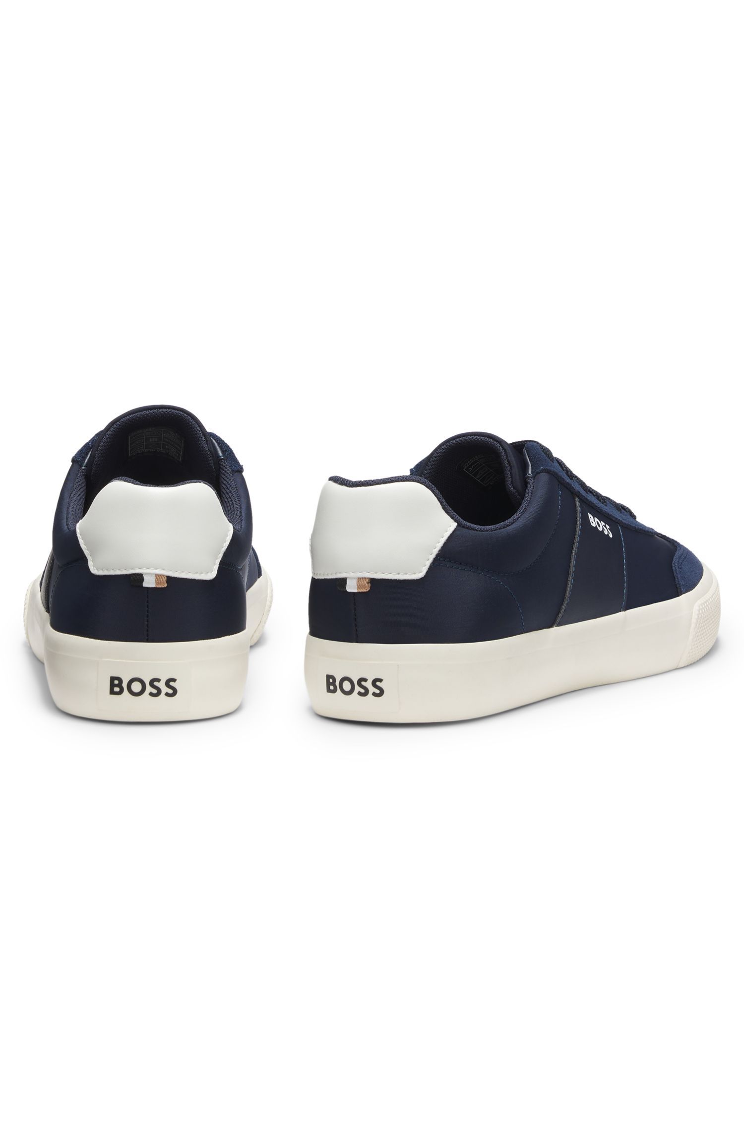 BOSS - Giày thể thao cổ thấp với viền da lộn