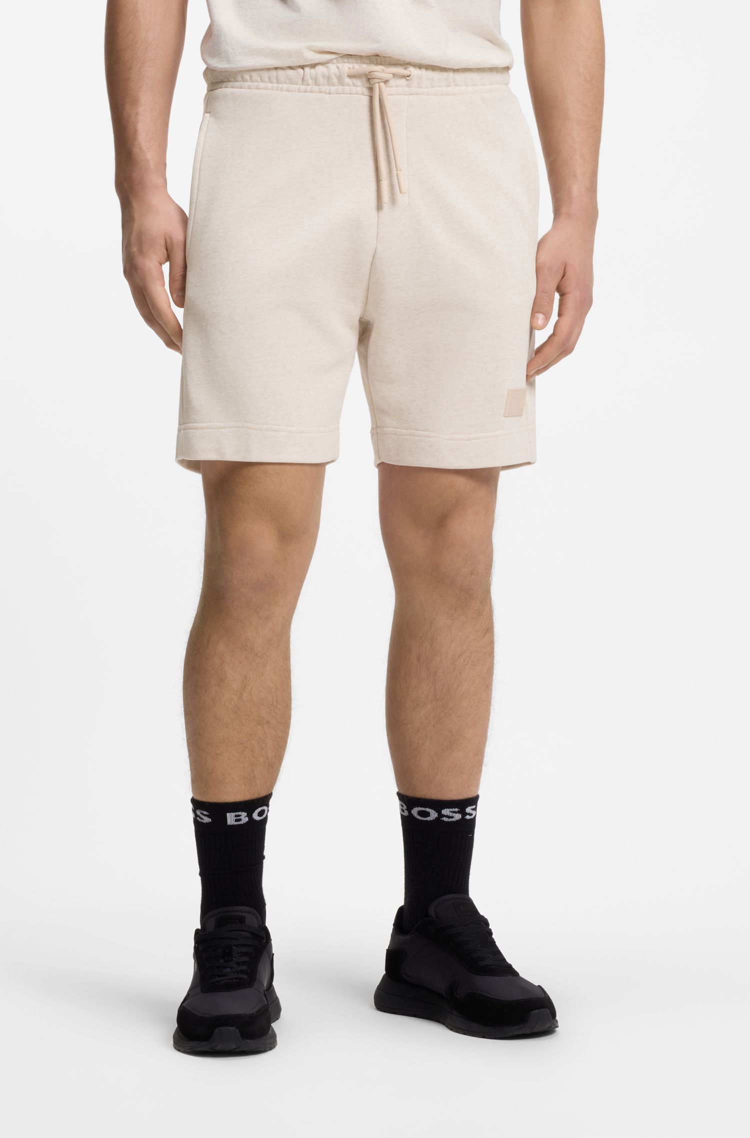 Quần short dáng rộng thoải mái làm từ vải French Terry cotton