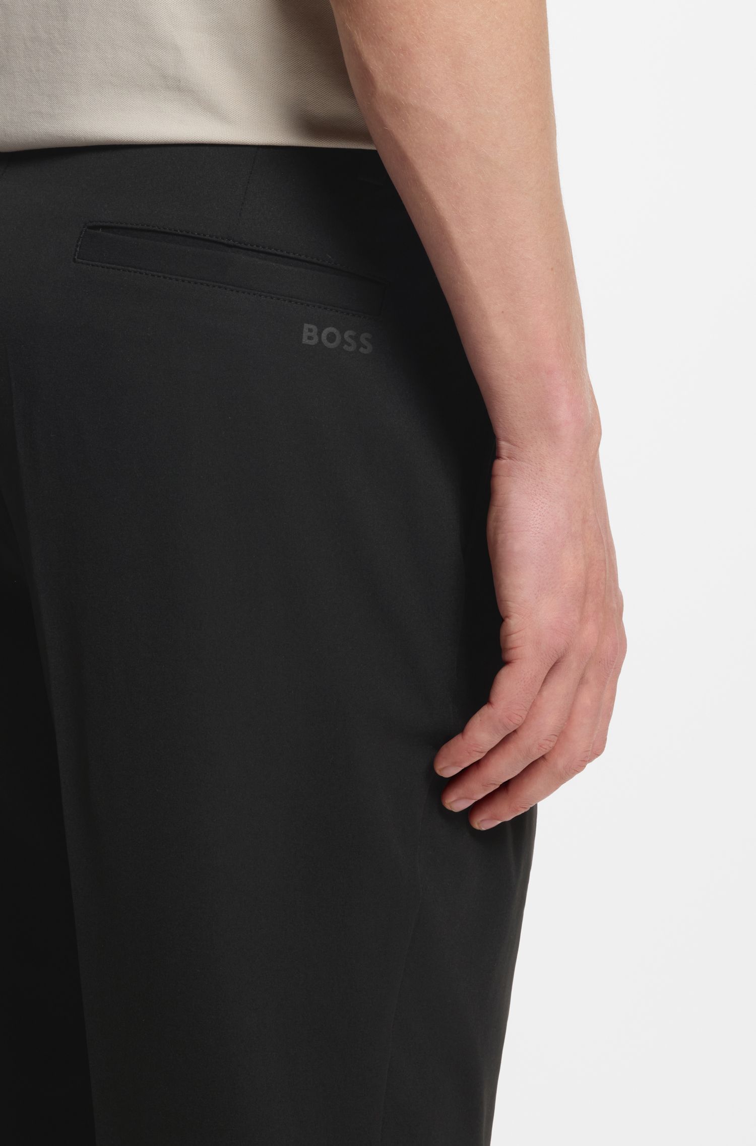 BOSS - Quần dáng relaxed fit với nếp gấp phía trước