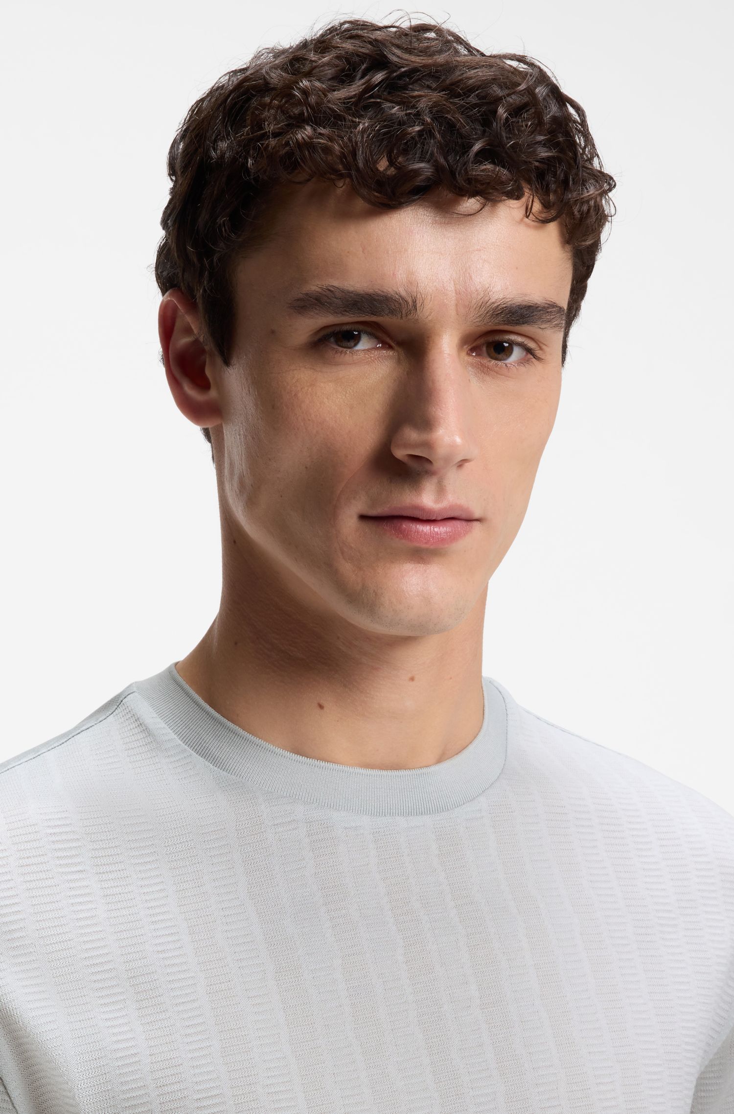BOSS - Áo thun dáng regular fit làm từ chất liệu cotton với họa tiết jacquard nổi.