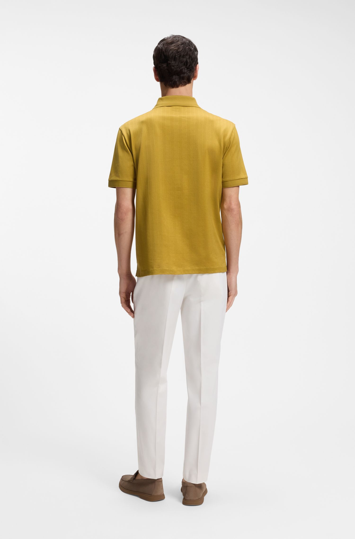 Áo polo vải jacquard cotton với cổ áo Johnny.