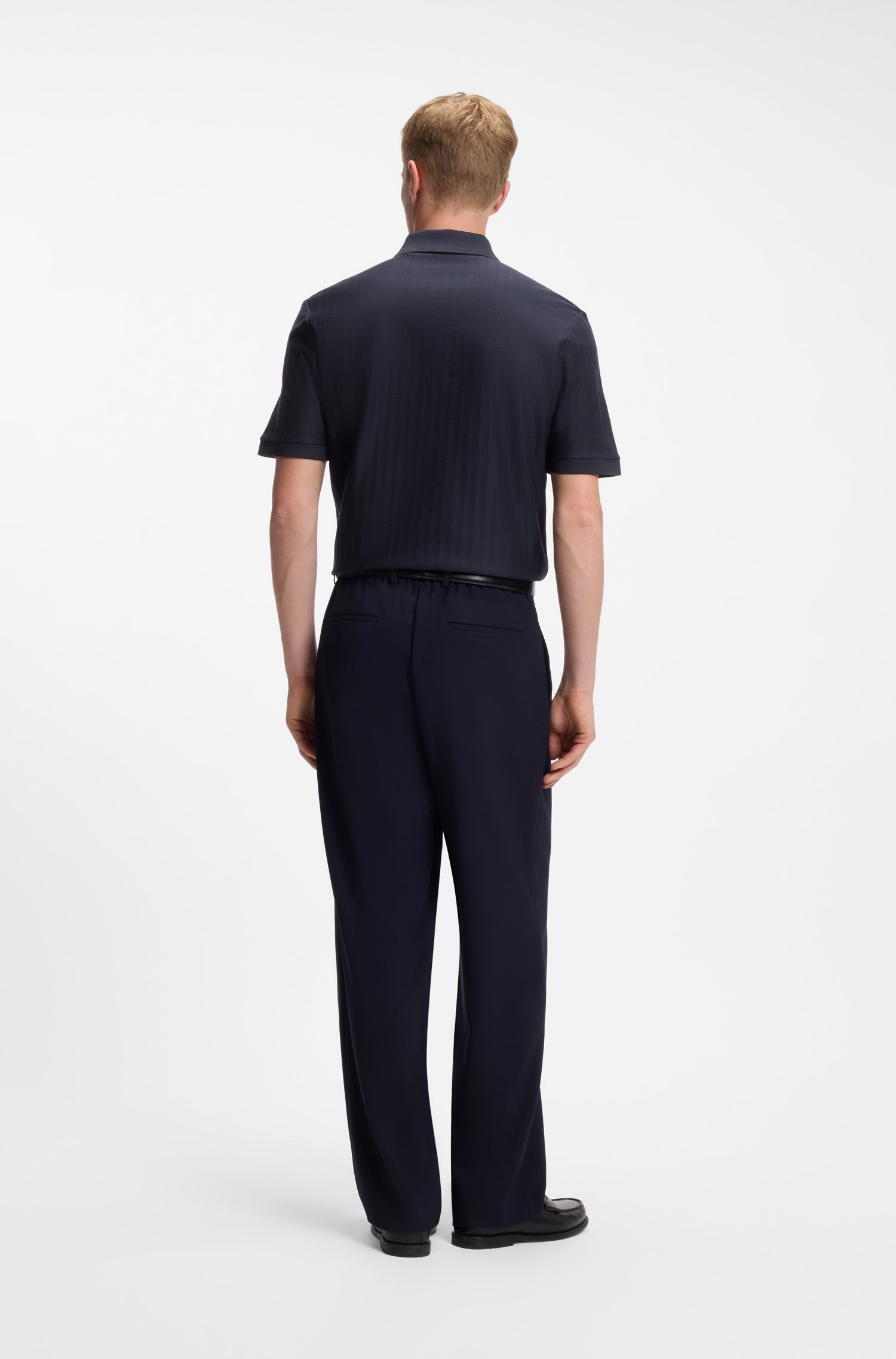Áo polo cotton kẻ sọc có viền cổ.