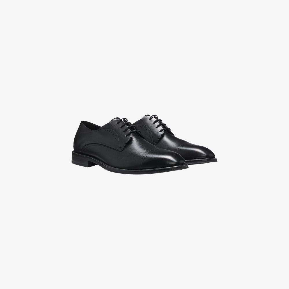 BOSS - Giày Derby sản xuất tại Ý, làm bằng da, có mũi giày bọc da.