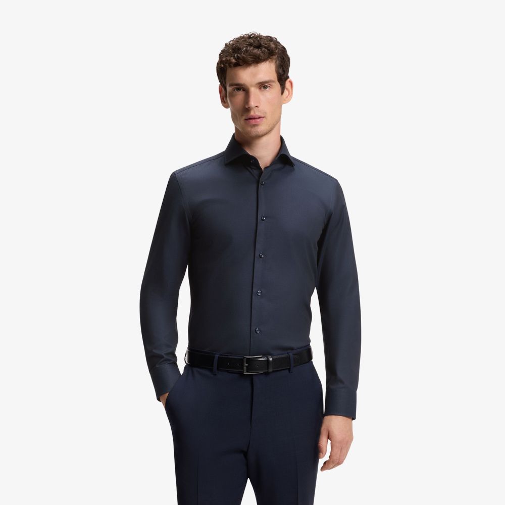 BOSS - Áo sơ mi dáng ôm được làm từ chất liệu pha cotton chống nhăn.