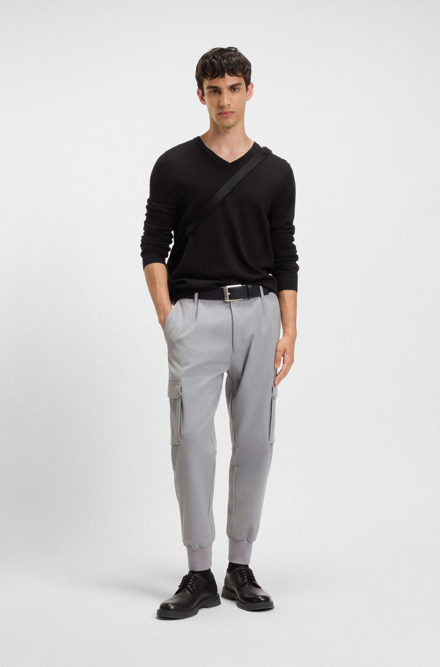 HUGO - Áo len regular-fit cổ V vải len nguyên chất