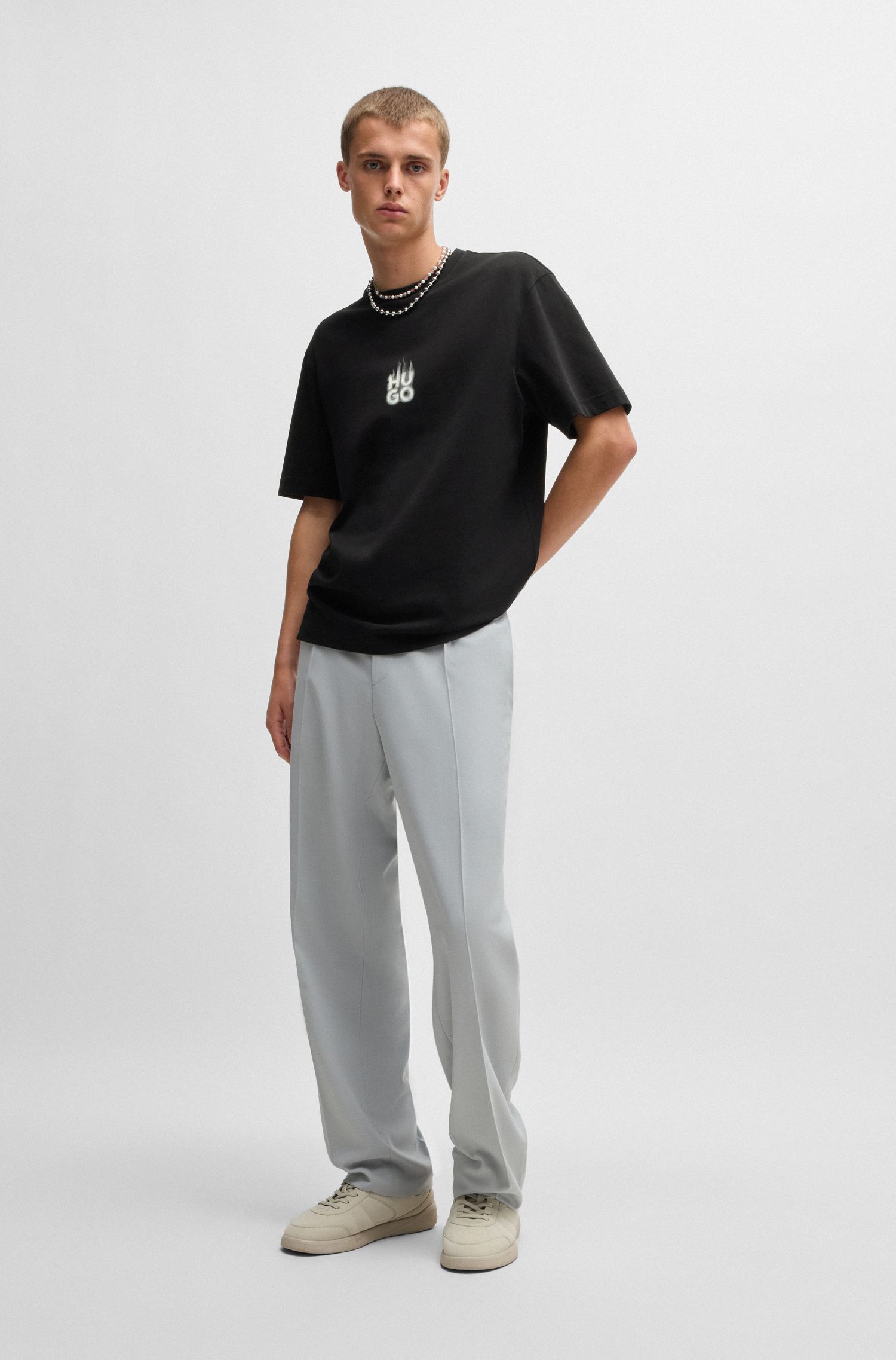 HUGO - Áo thun vải cotton-jersey với họa tiết logo khói xếp chồng