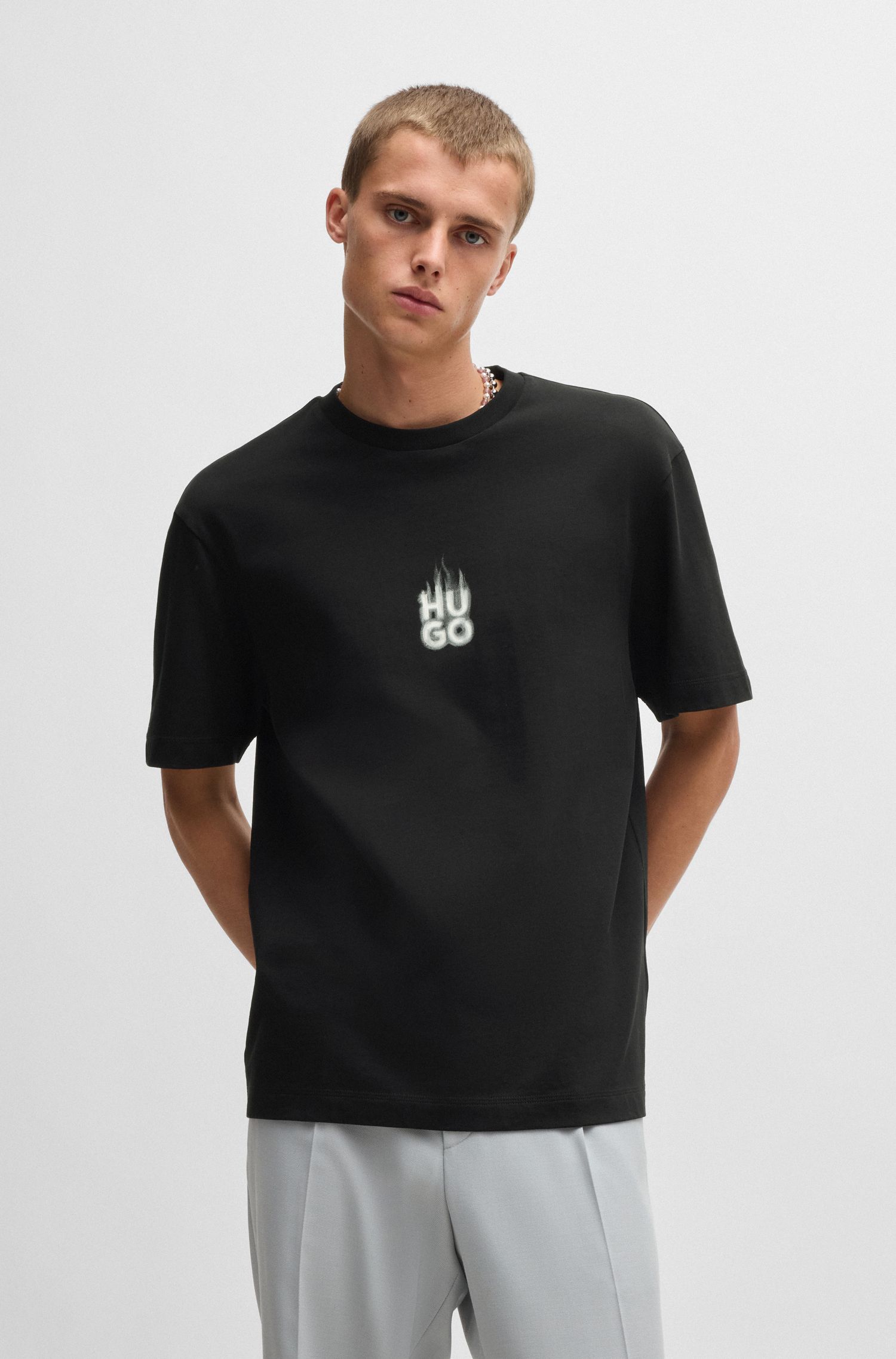 Áo thun vải cotton-jersey với họa tiết logo khói xếp chồng