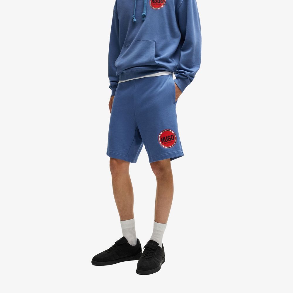 HUGO - Quần shorts dáng relaxed vải cotton terry in logo