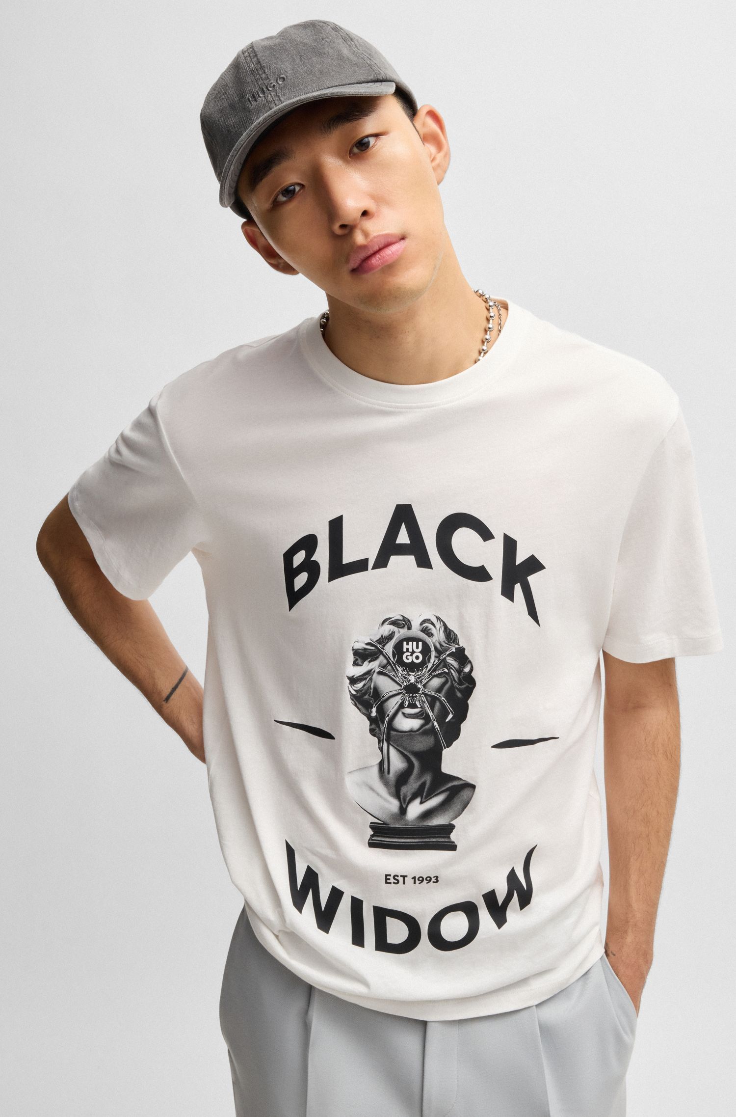 HUGO - Áo thun cotton vải cotton jersey họa tiết in con nhện