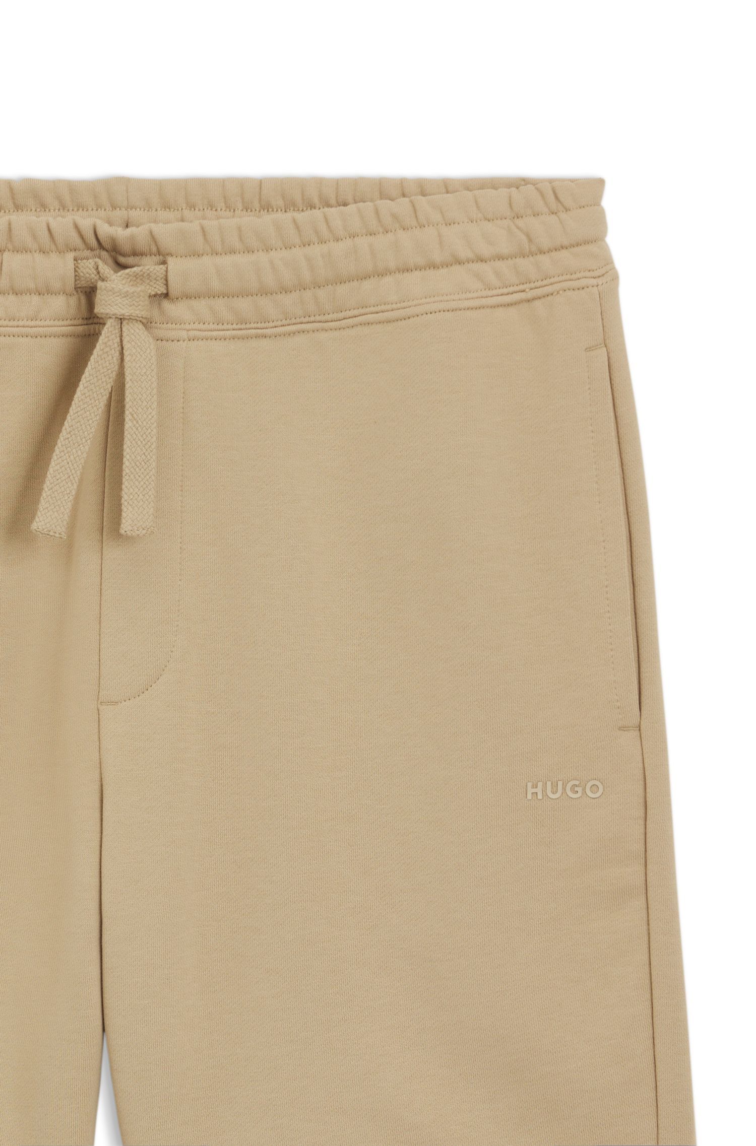 HUGO - Quần shorts dáng relaxed vải cotton terry in logo