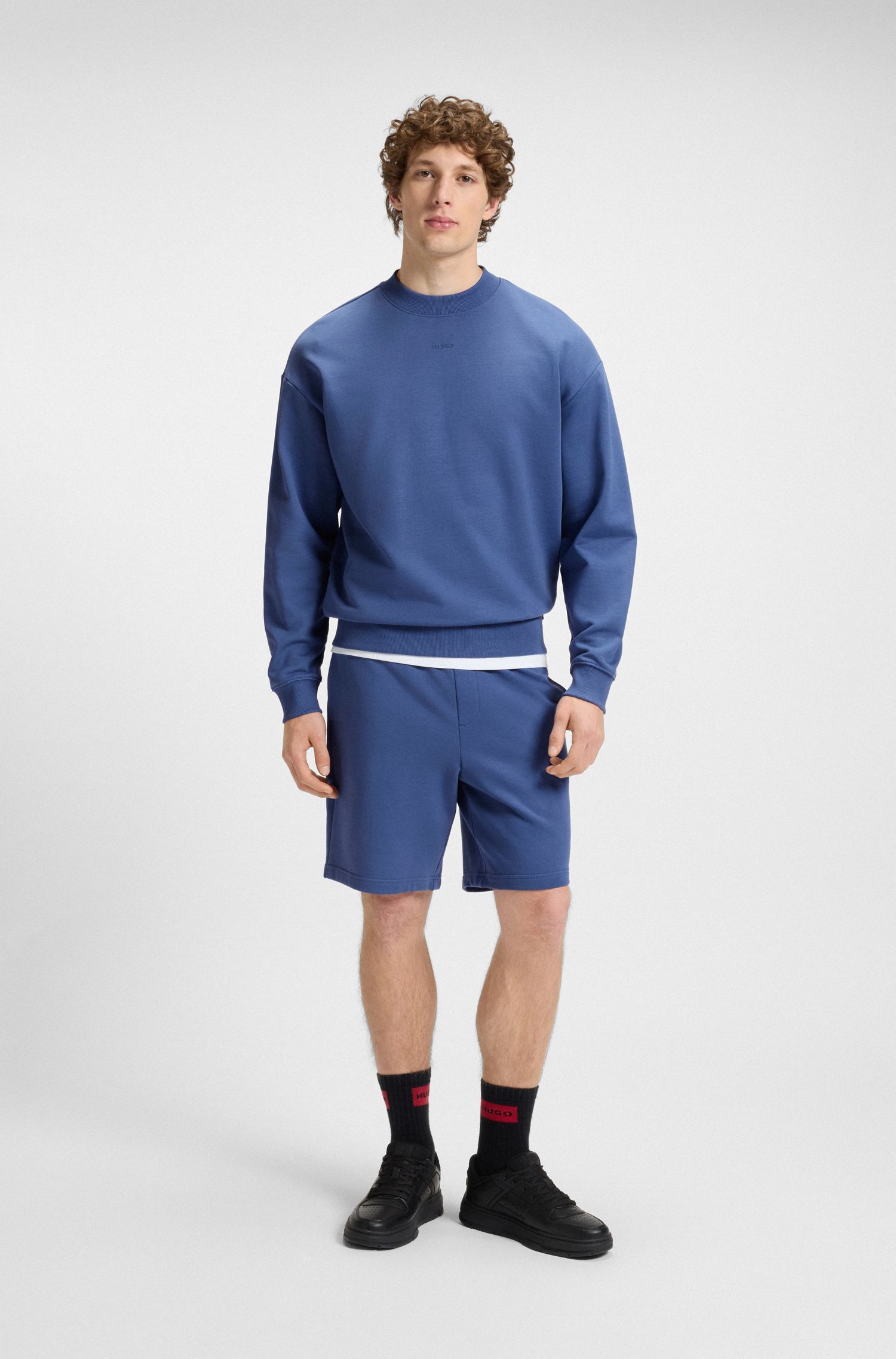 HUGO - Quần shorts dáng relaxed vải cotton terry in logo