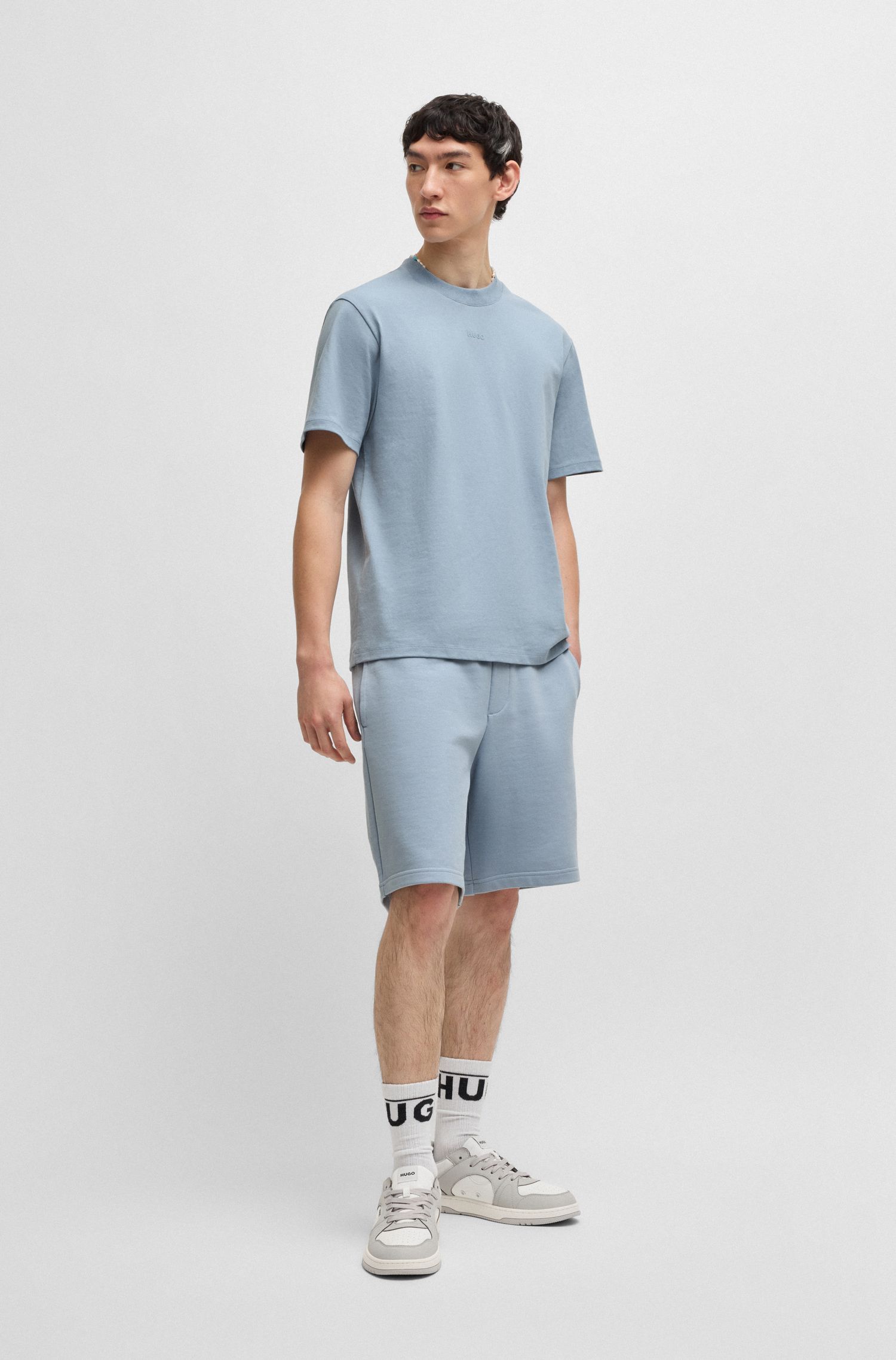 HUGO - Quần shorts dáng relaxed vải cotton terry in logo