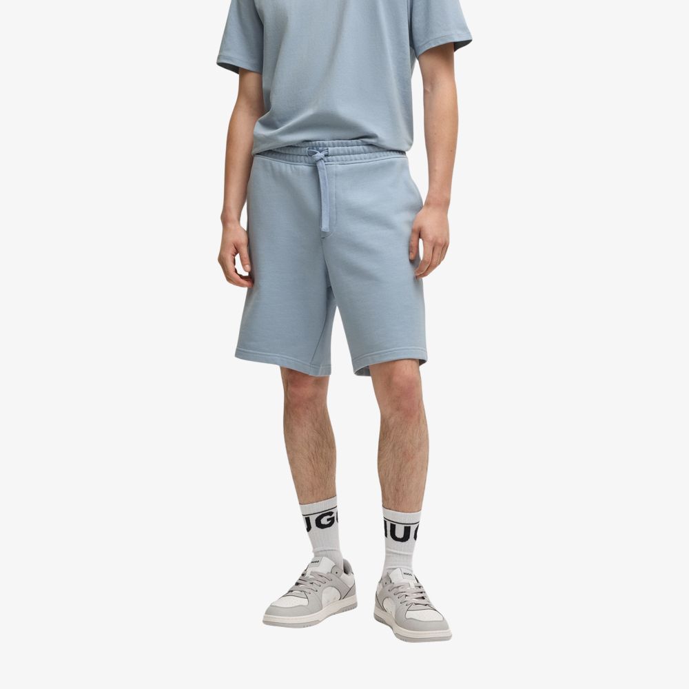 HUGO - Quần shorts dáng relaxed vải cotton terry in logo