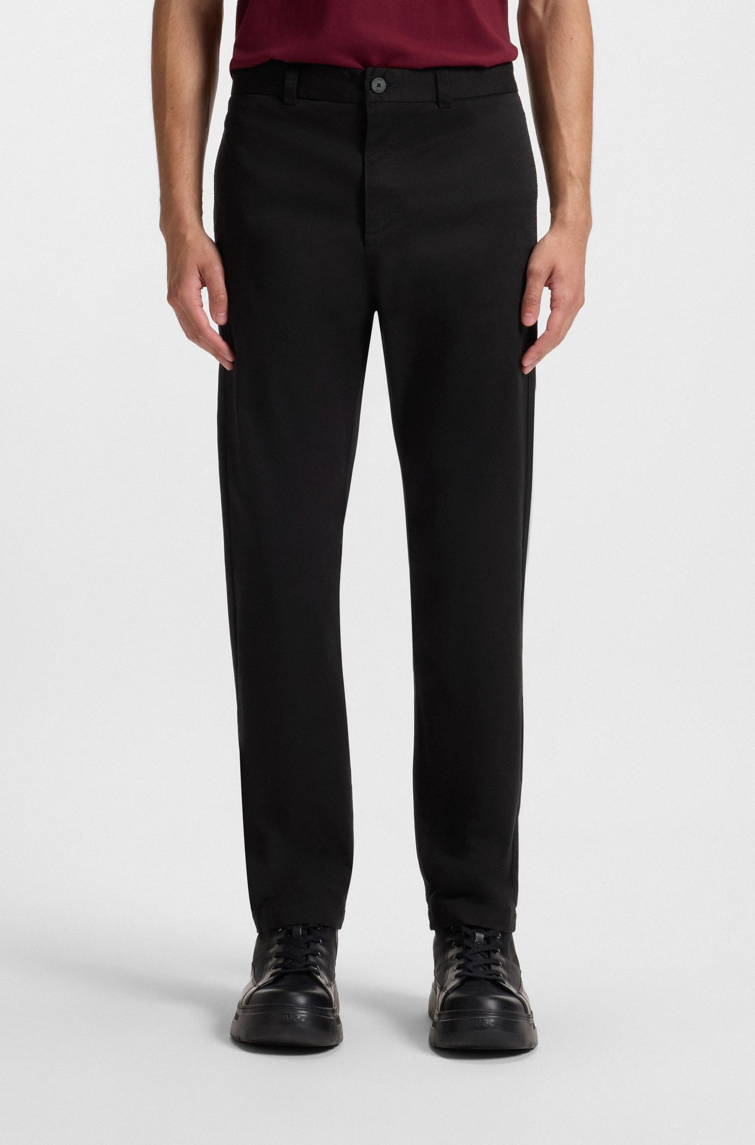 Quần dáng ôm slim fit vải gabardine cotton co giãn