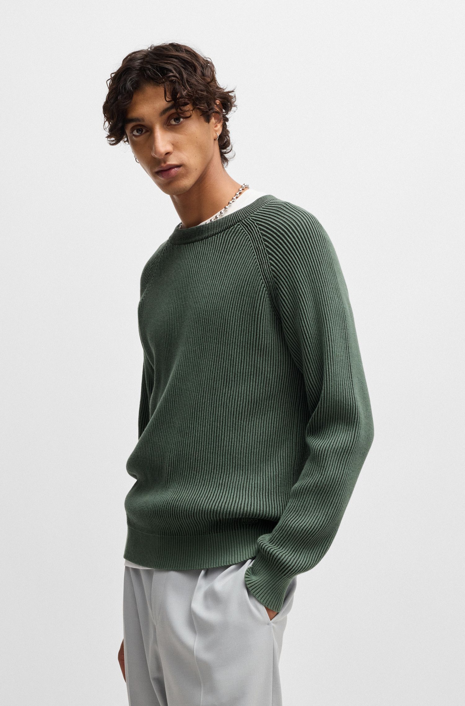 Áo sweater cotton với chi tiết bo hai tông màu