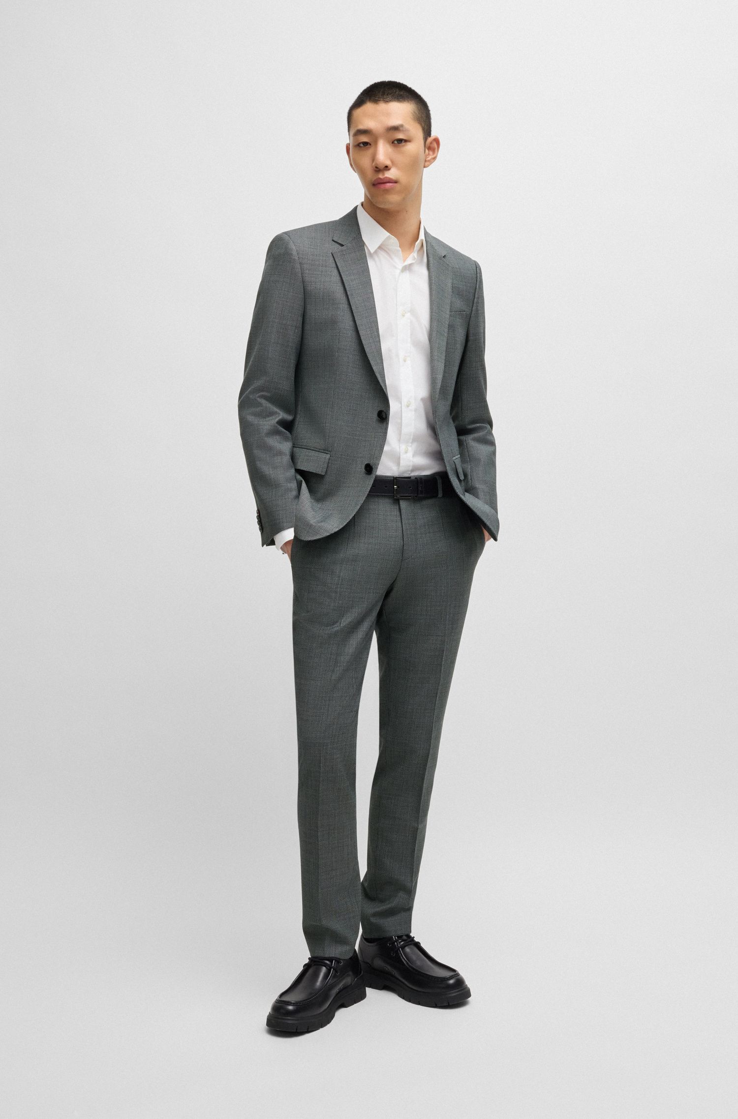 Quần tây dáng slim fit pha len