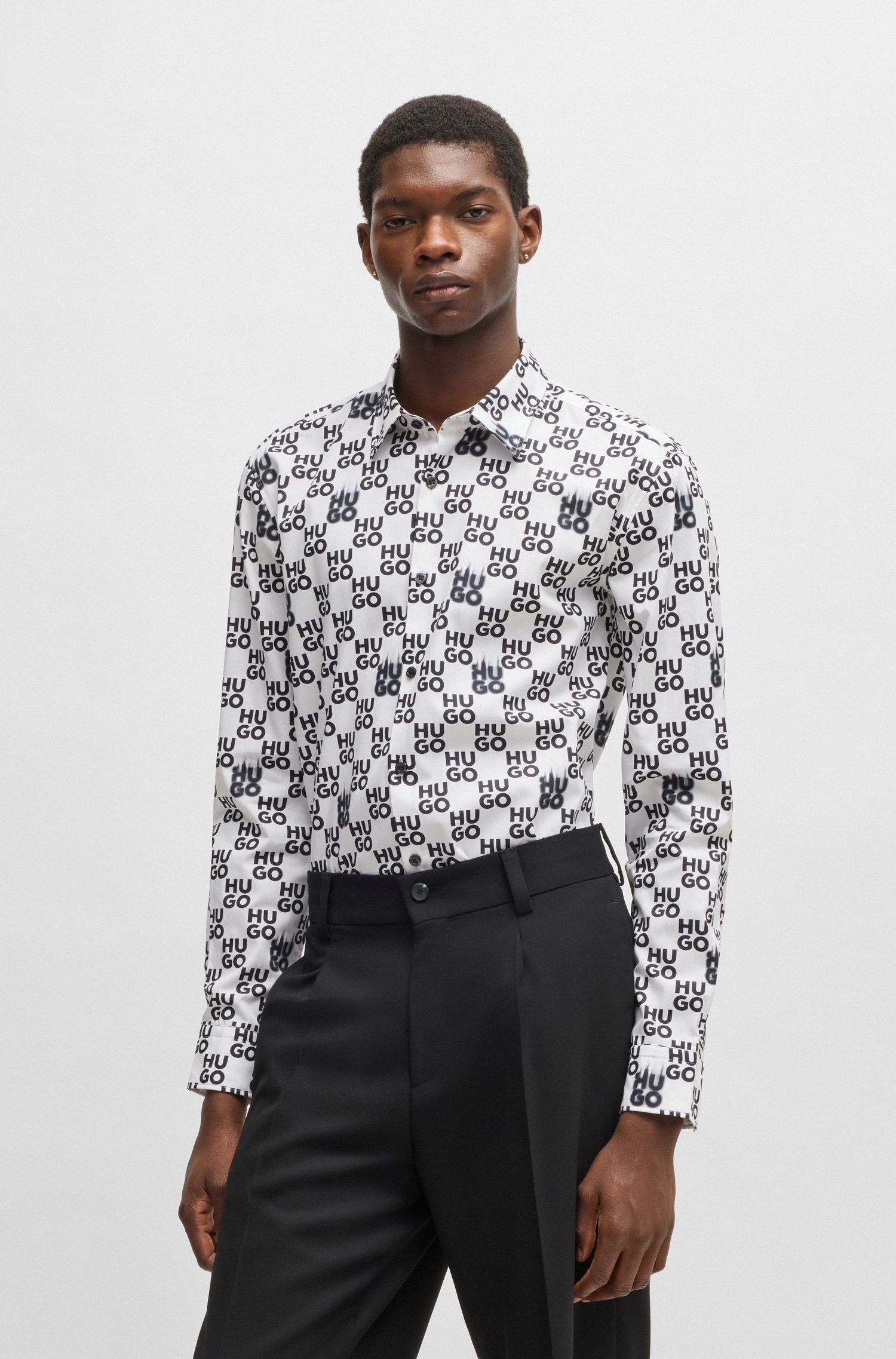 Áo sơ mi dáng slim-fit vải cotton poplin có họa tiết theo mùa