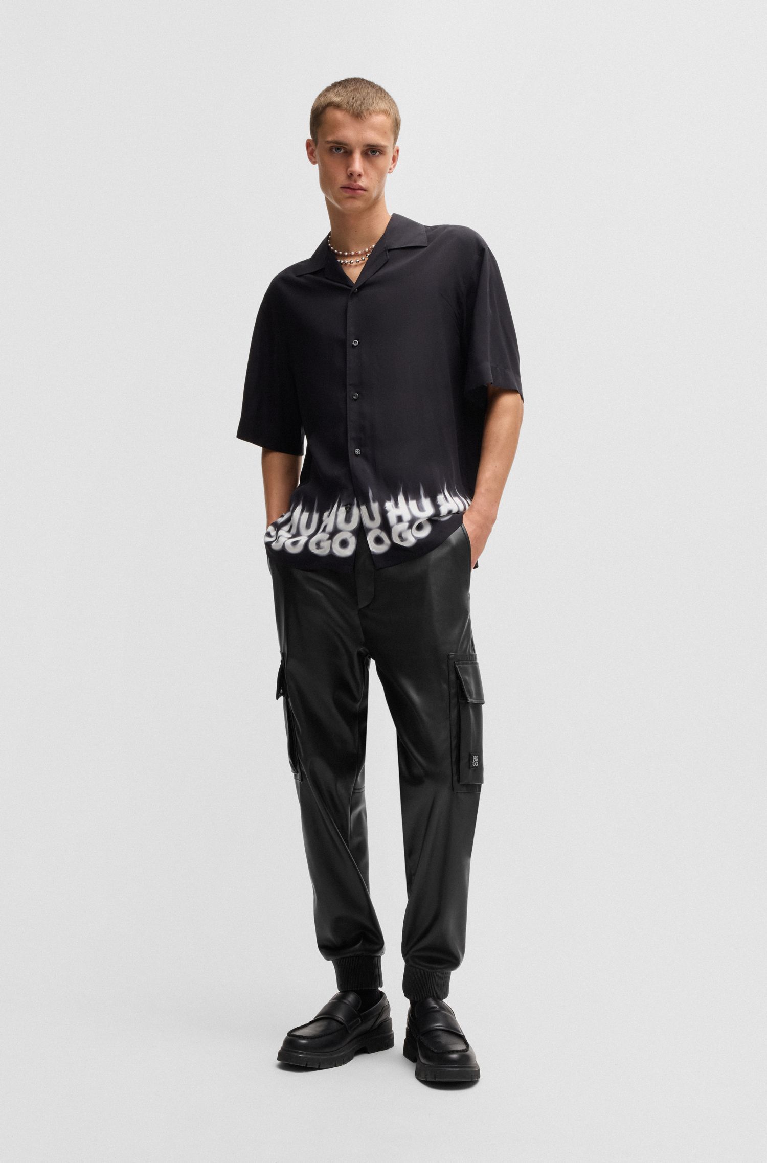 HUGO - Quần túi hộp giả da dáng regular fit