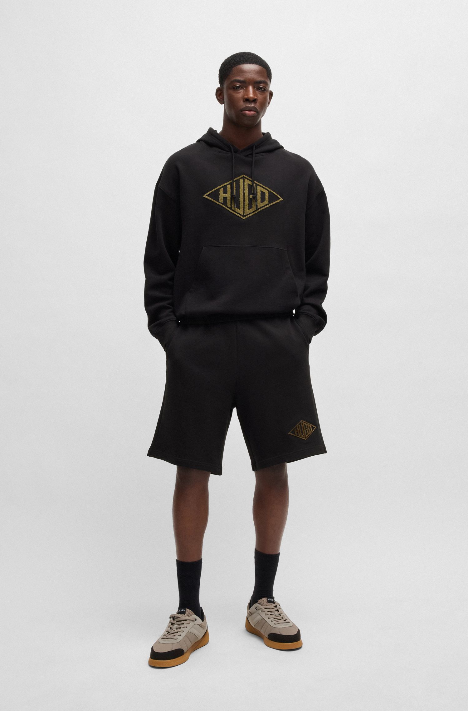 HUGO - Quần short vải cotton terry thêu logo