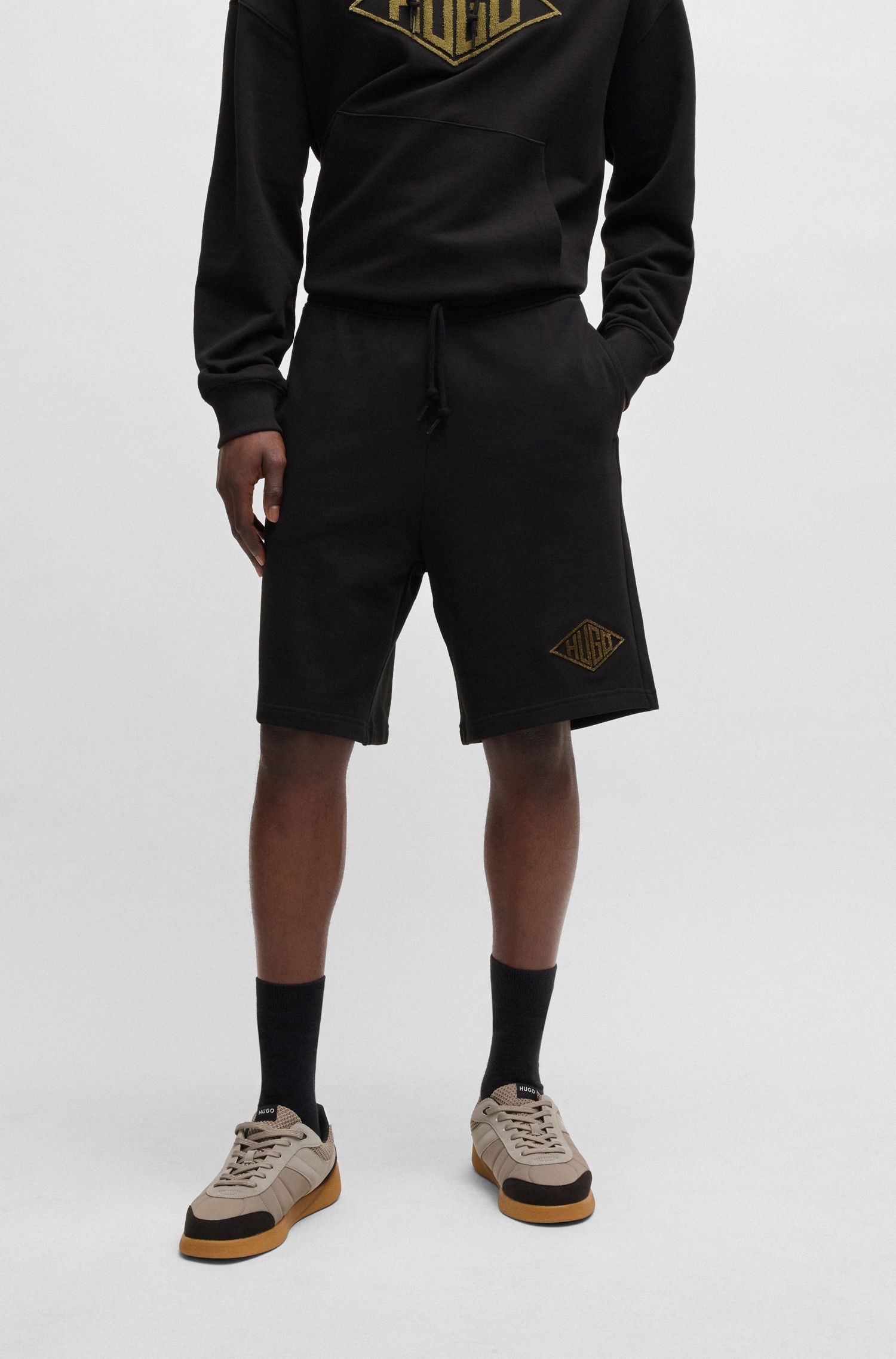 HUGO - Quần short vải cotton terry thêu logo
