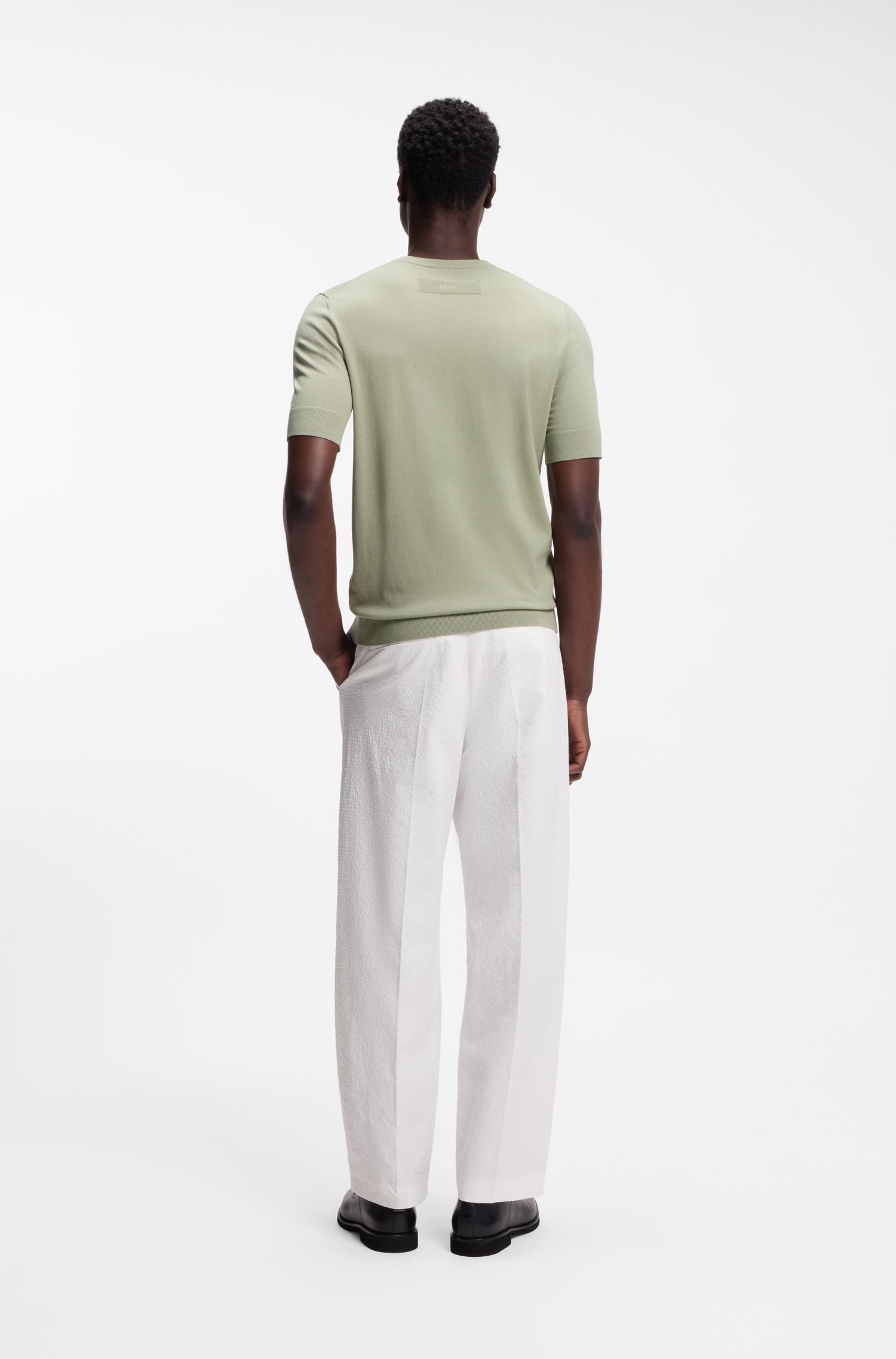 HUGO - Áo sweater dáng slim-fit ngắn tay