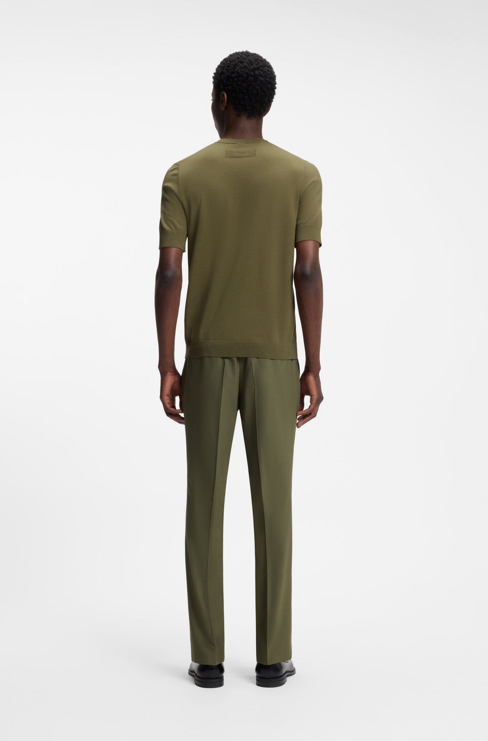 Áo sweater dáng slim-fit ngắn tay