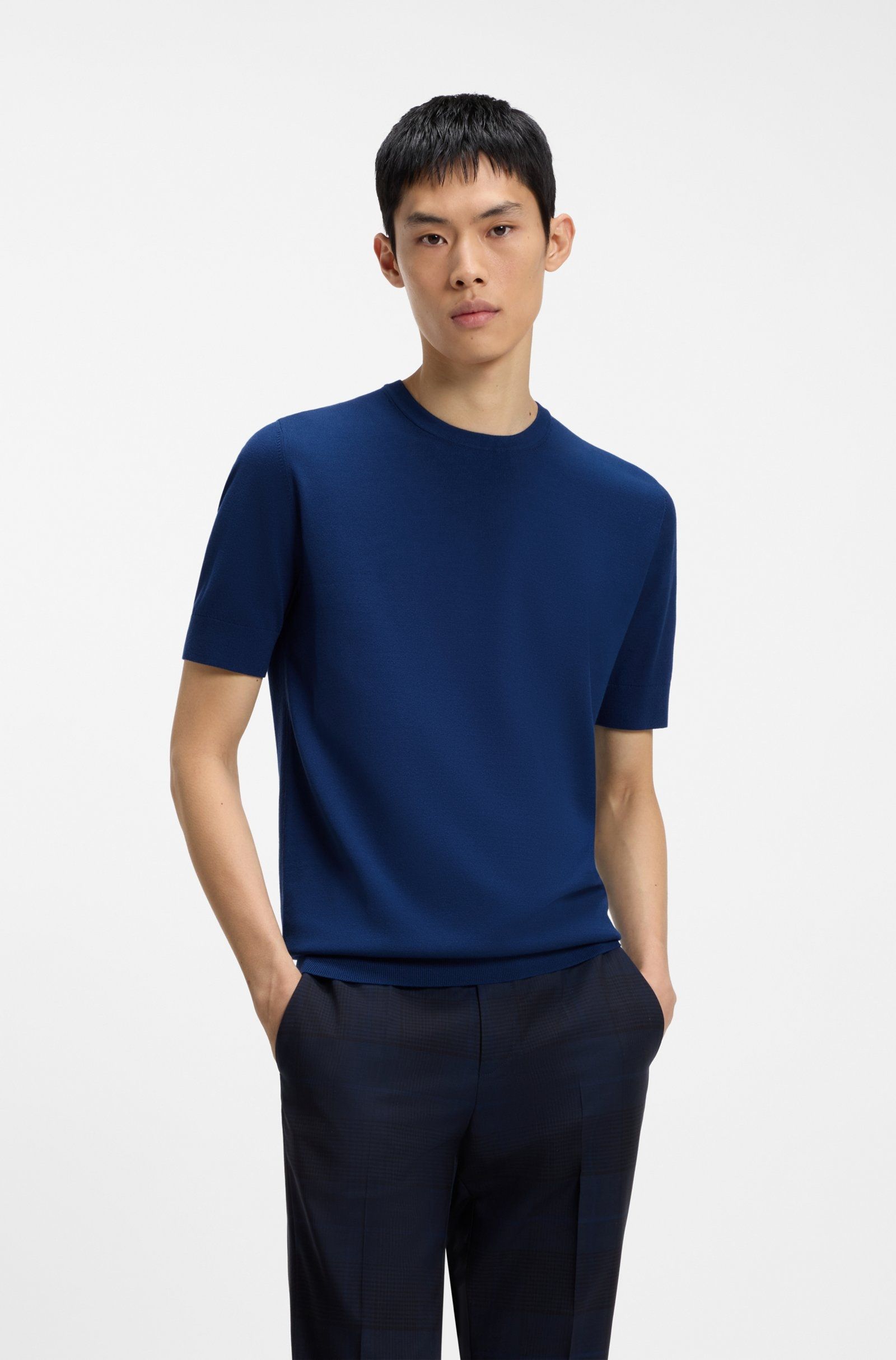 HUGO - Áo sweater dáng slim-fit ngắn tay
