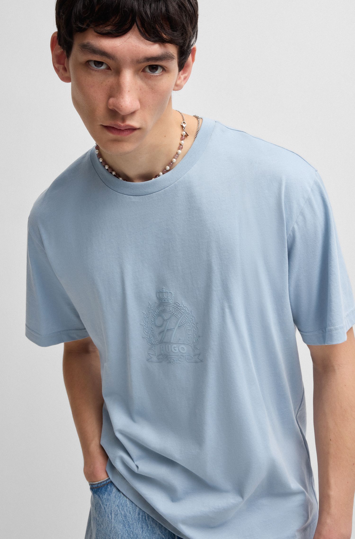 HUGO - Áo thun vải cotton có họa tiết logo