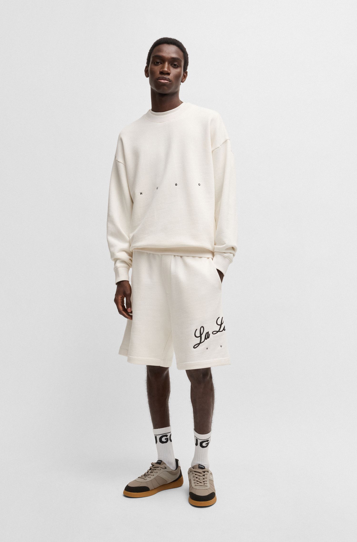 HUGO - Áo sweatshirt vải terry cotton in logo artwork