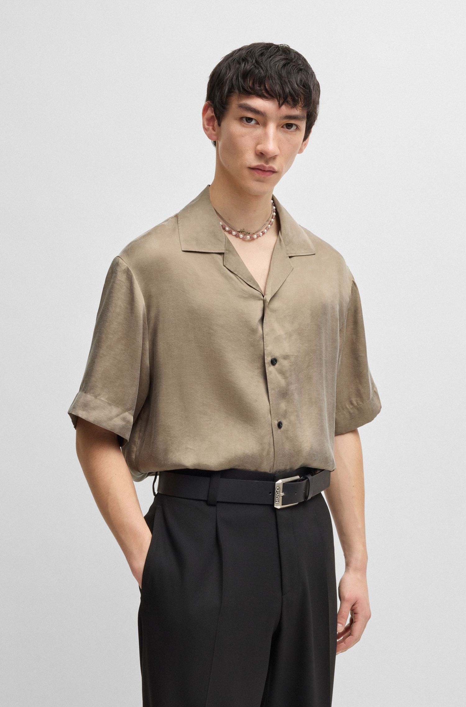 Áo sơ mi dáng loose fit vải twill bóng mượt