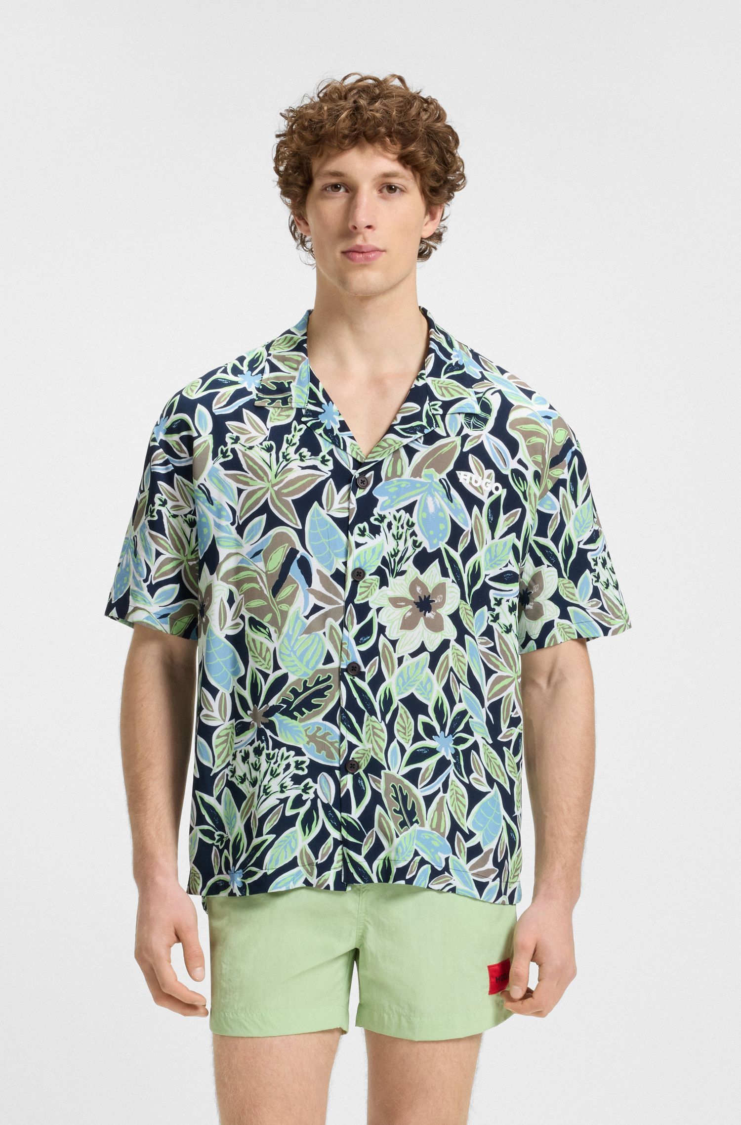 HUGO - Áo sơ mi đi biển dáng relaxed fit có hoa văn