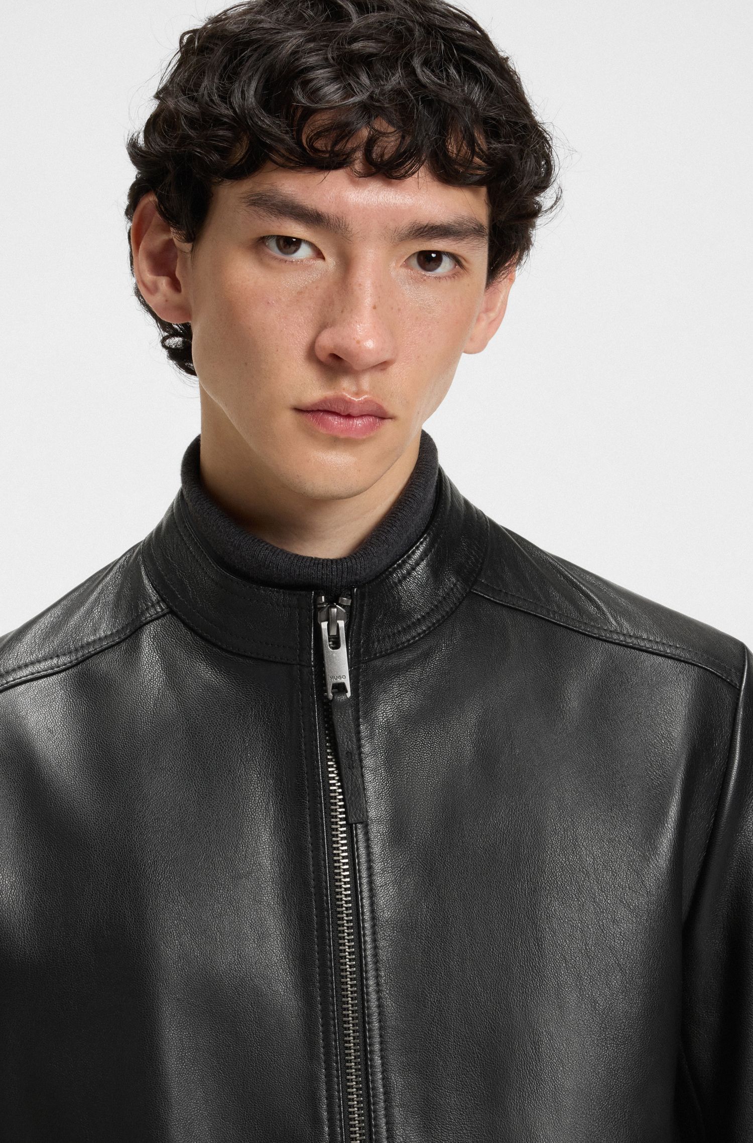 HUGO - Áo khoác da hạt dáng slim fit