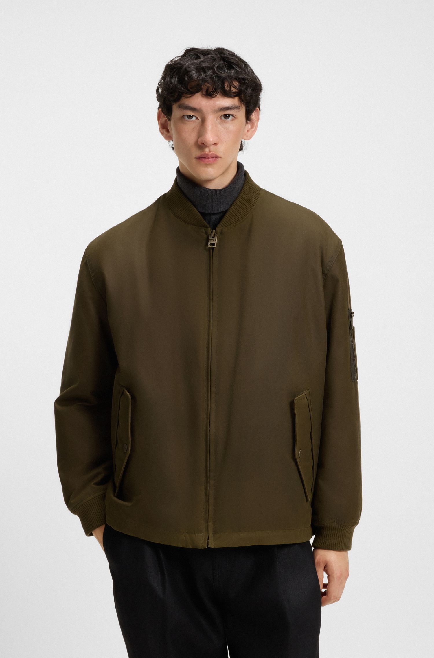 Áo bomber vải cotton phủ sáp với gấu áo có thể điều chỉnh