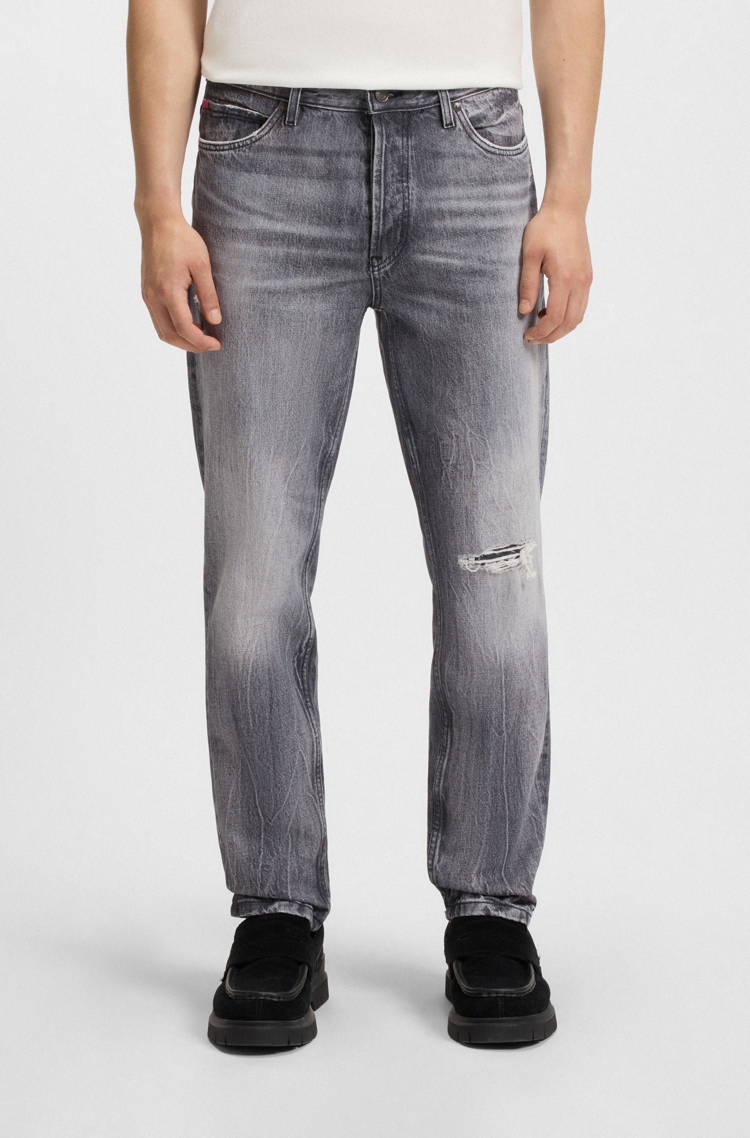 Quần jeans dáng tapered fit denim xám hiệu ứng bạc màu