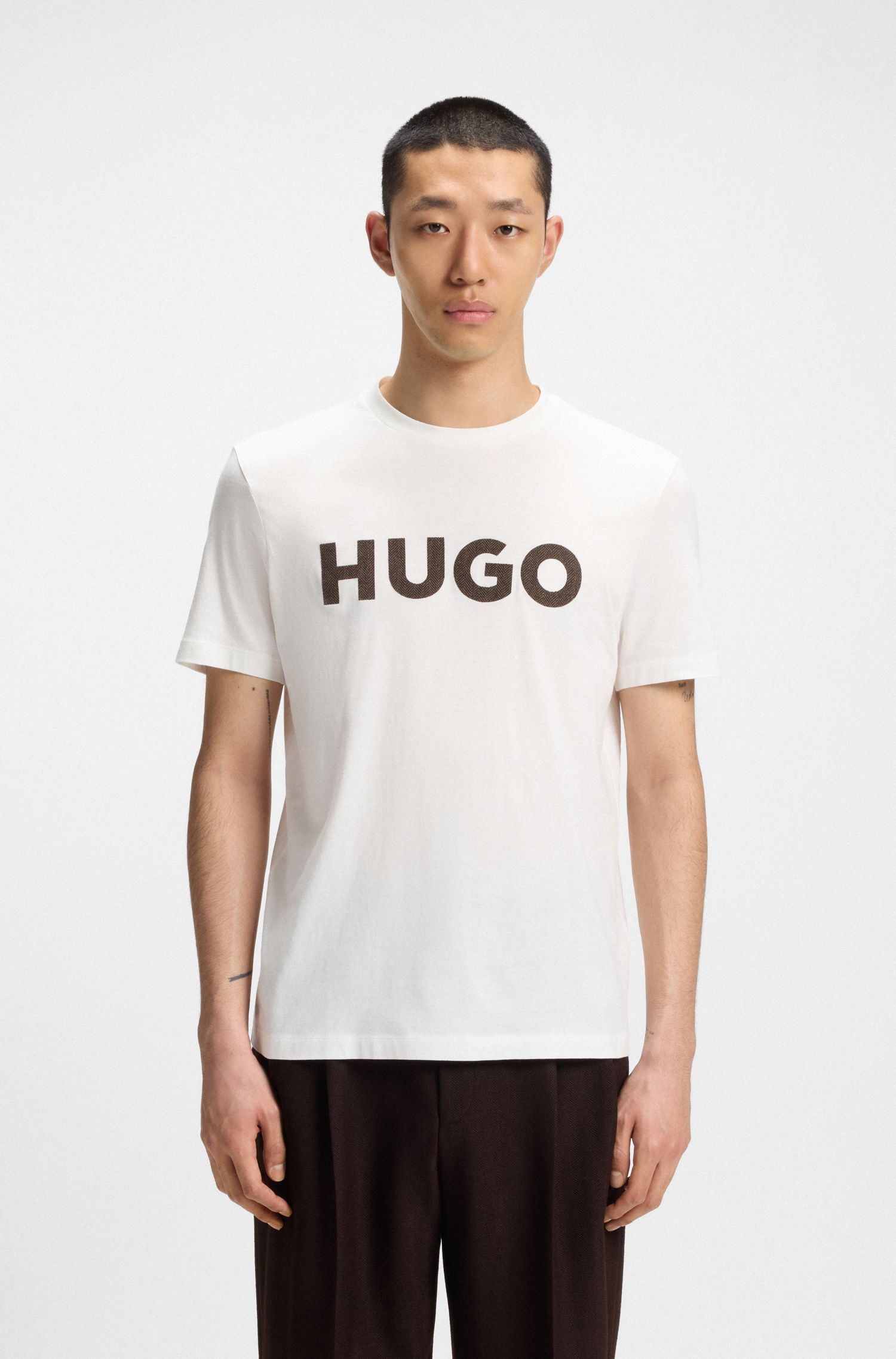 Áo thun vải jersey cotton với logo herringbone