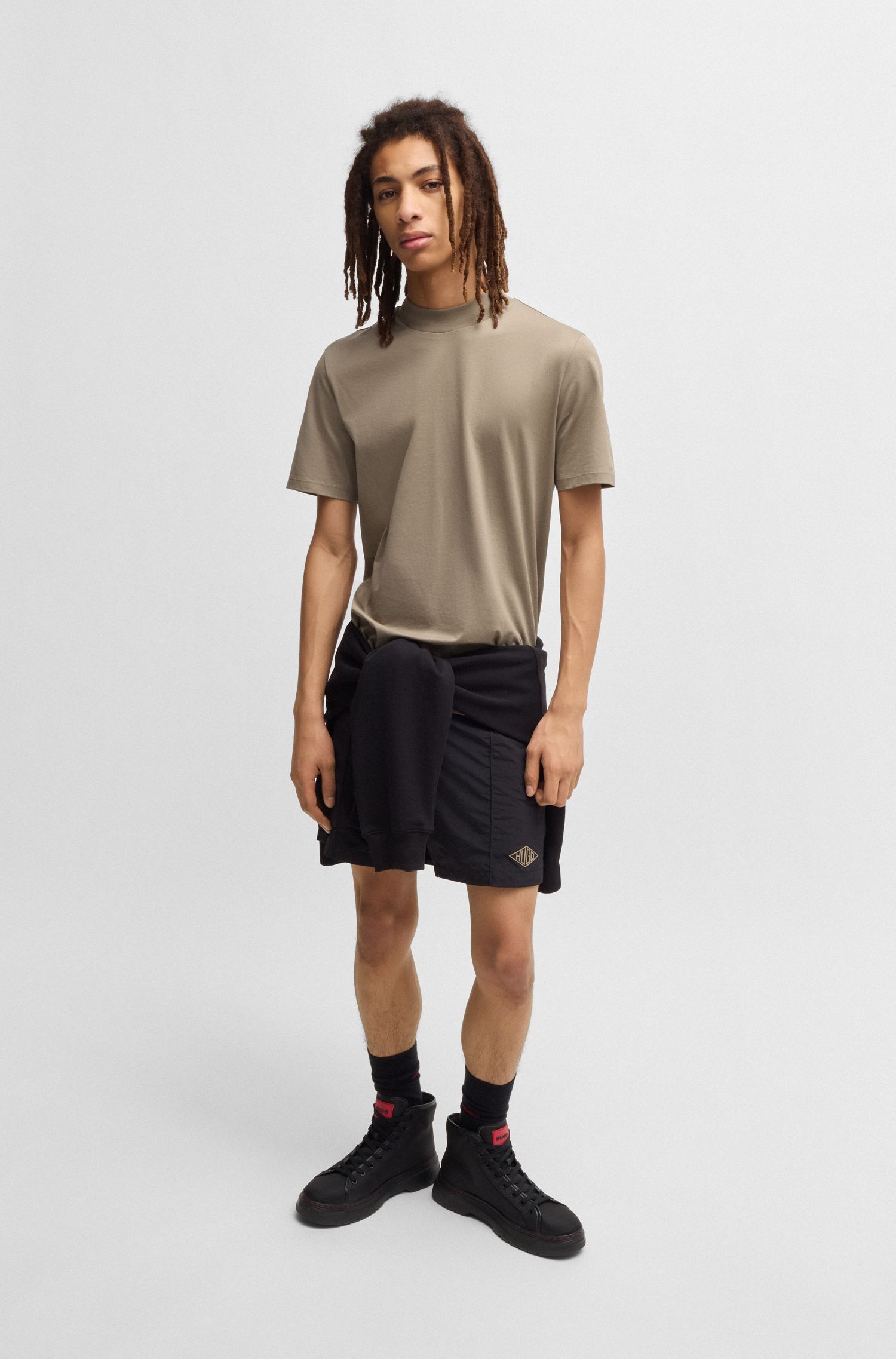 Áo thun cổ đứng dáng slim-fit vải cotton co giãn