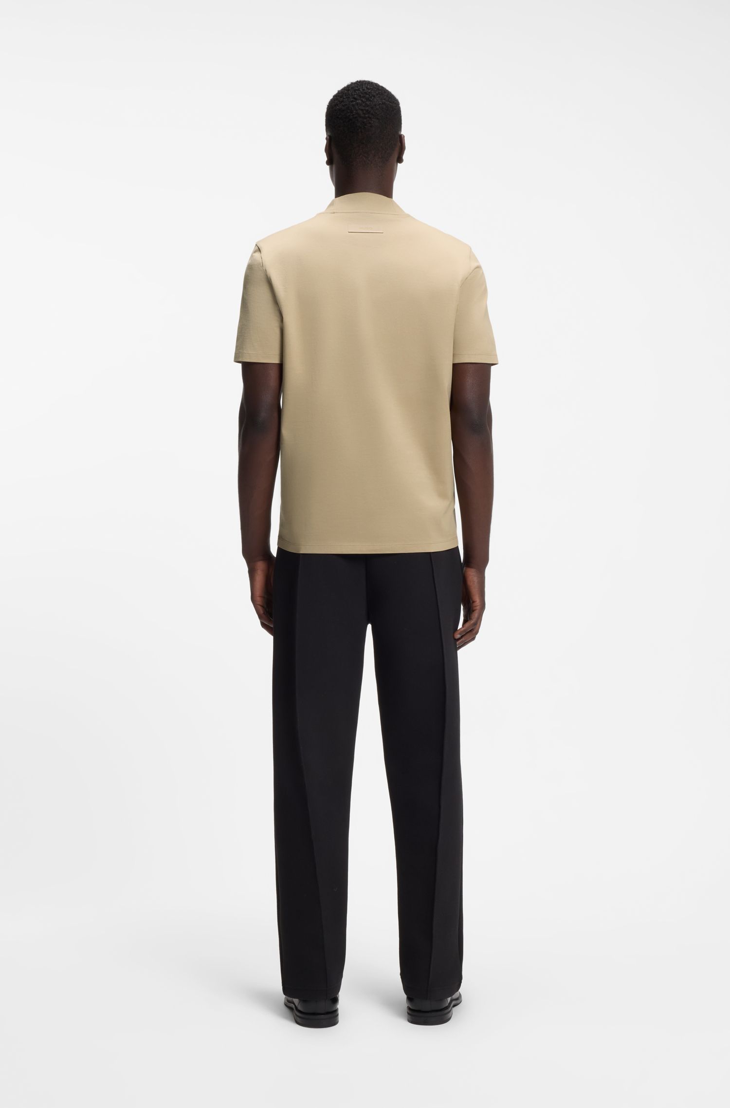 Áo thun cổ đứng dáng slim-fit vải cotton co giãn