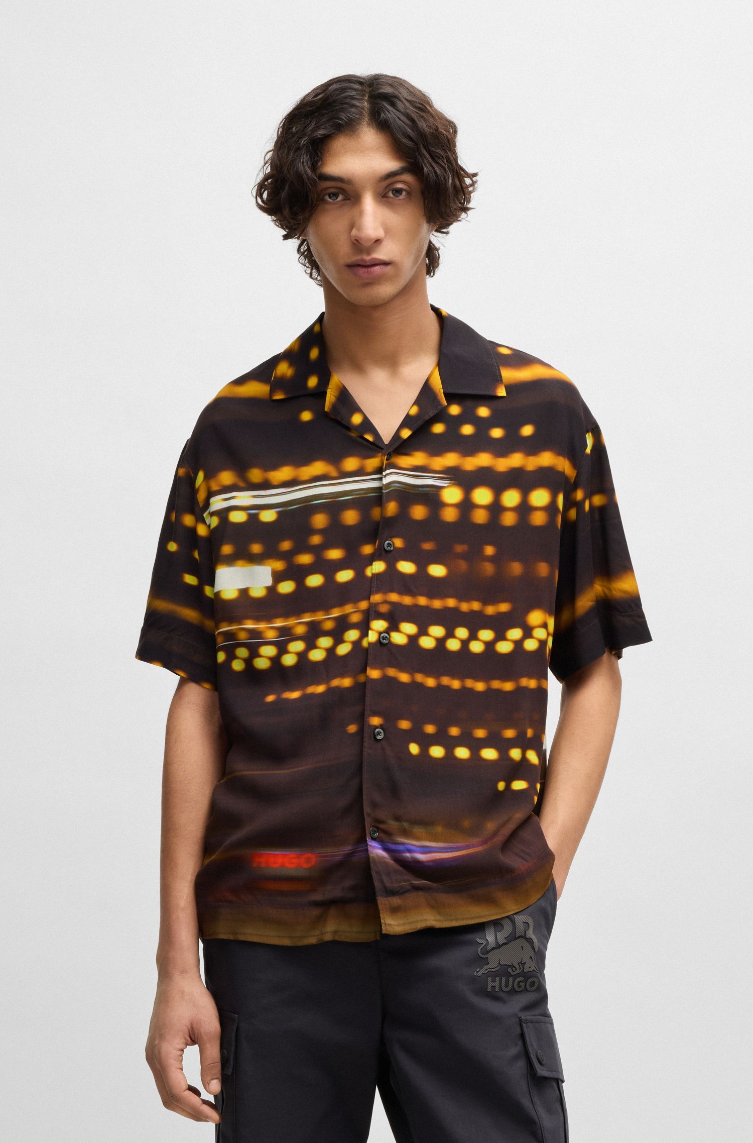 HUGO x RB Áo sơ mi dáng oversized fit họa tiết đua xe
