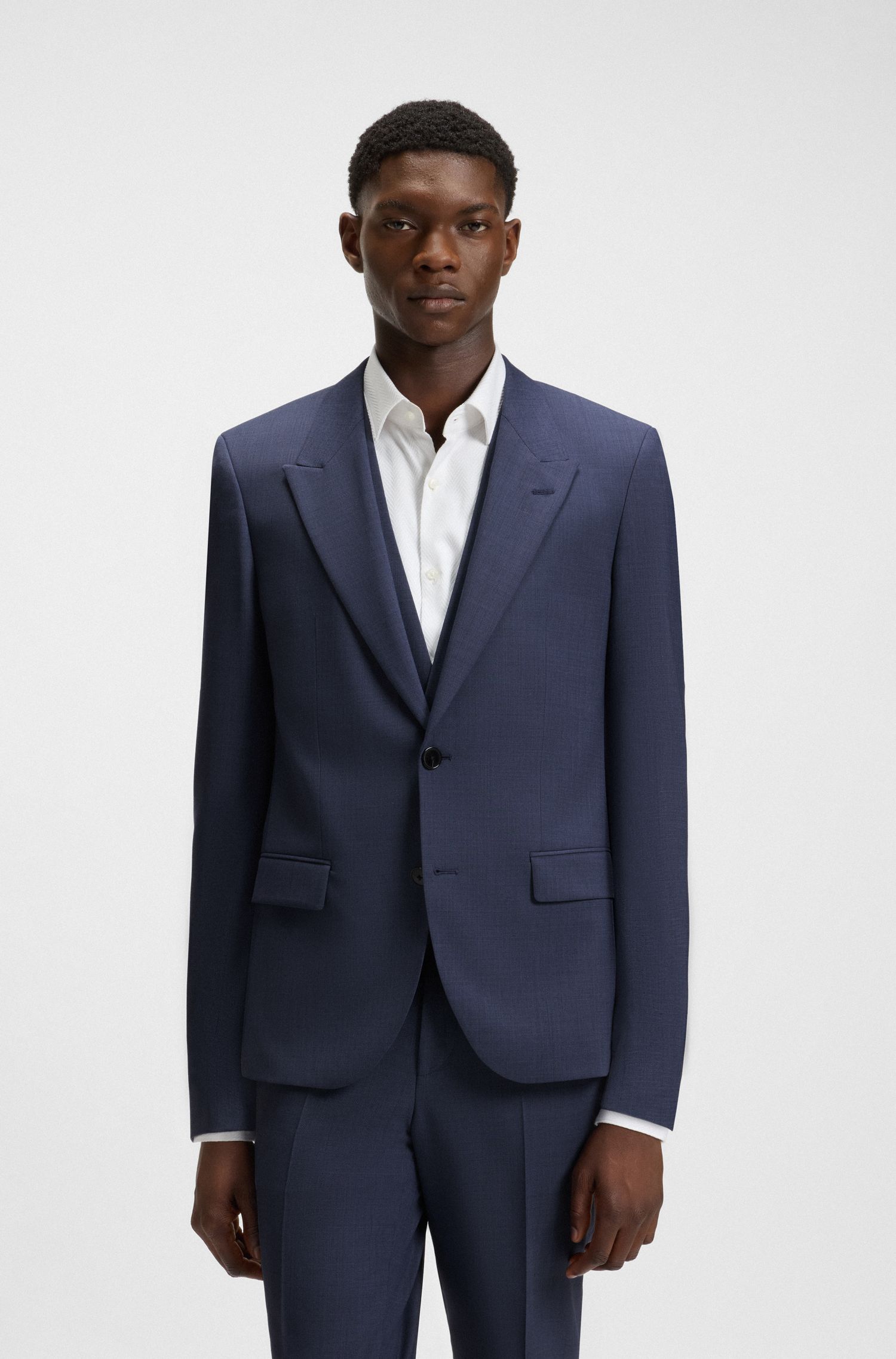 Bộ vest dáng slim fit vải sharkskin