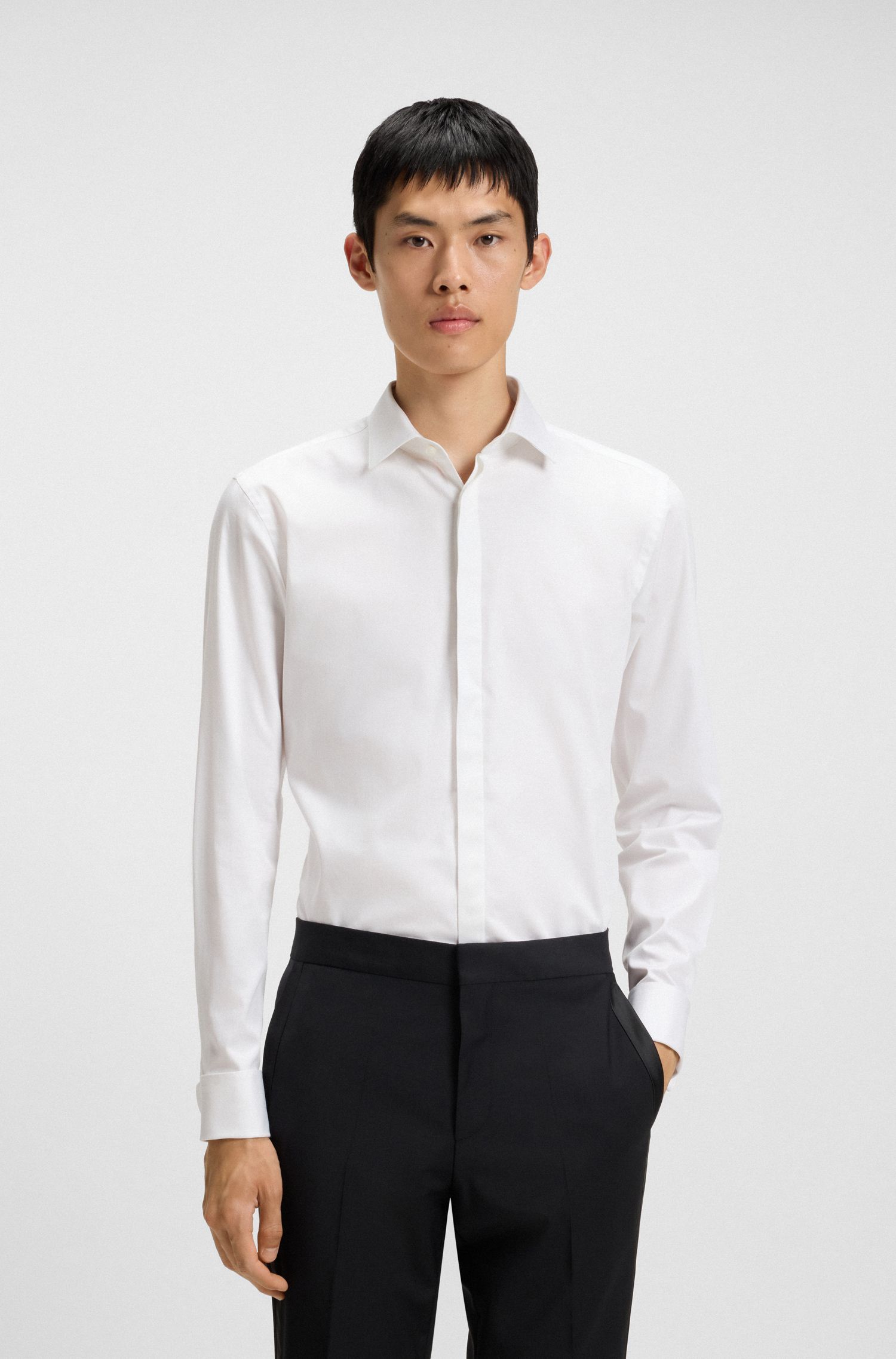 Áo sơ mi dáng slim fit vải cotton co giãn cổ tay áo gập đôi
