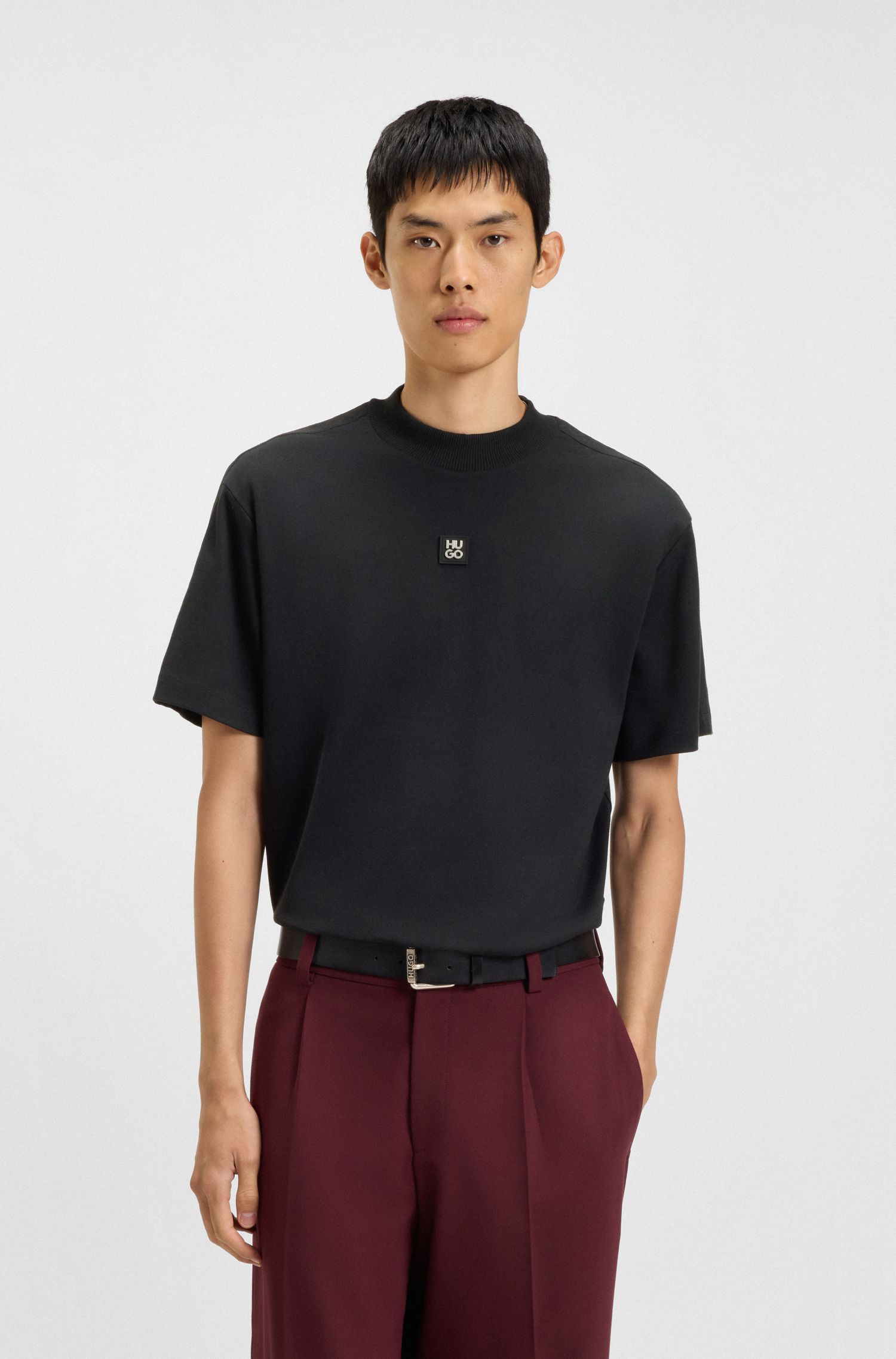 Áo thun cotton interlock phối đường viền hình học